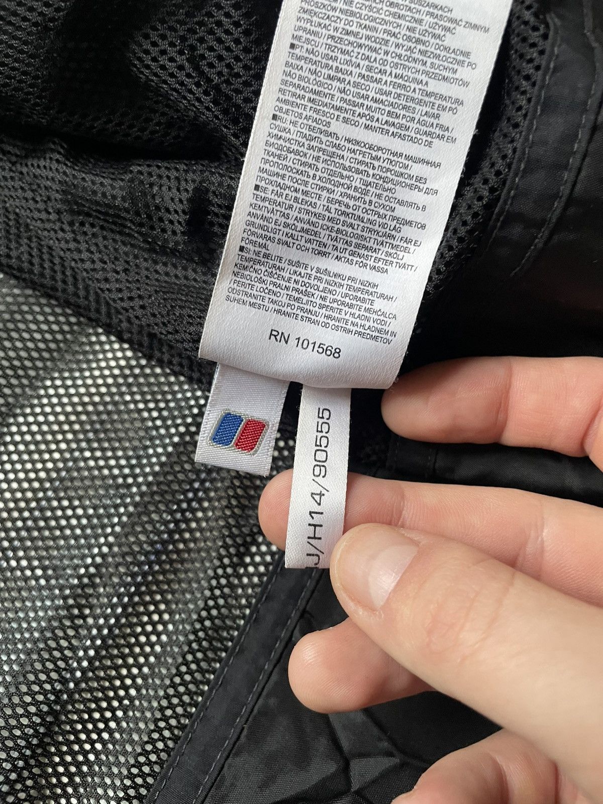 Berghaus × Vintage Berghaus AQ2 Rain Men's XL Waterproof Hooded Nylon Jacket Size US XL / EU 56 / 4 - 17 Thumbnail