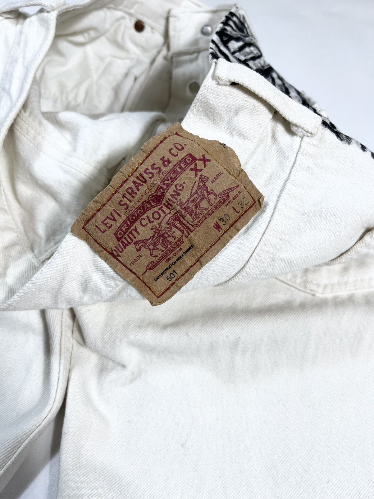 Levi's Vintage Clothing 90's VINTAGE LEVI's 501 DOODLE PAINTER Size US 30 / EU 46 - 8 Thumbnail