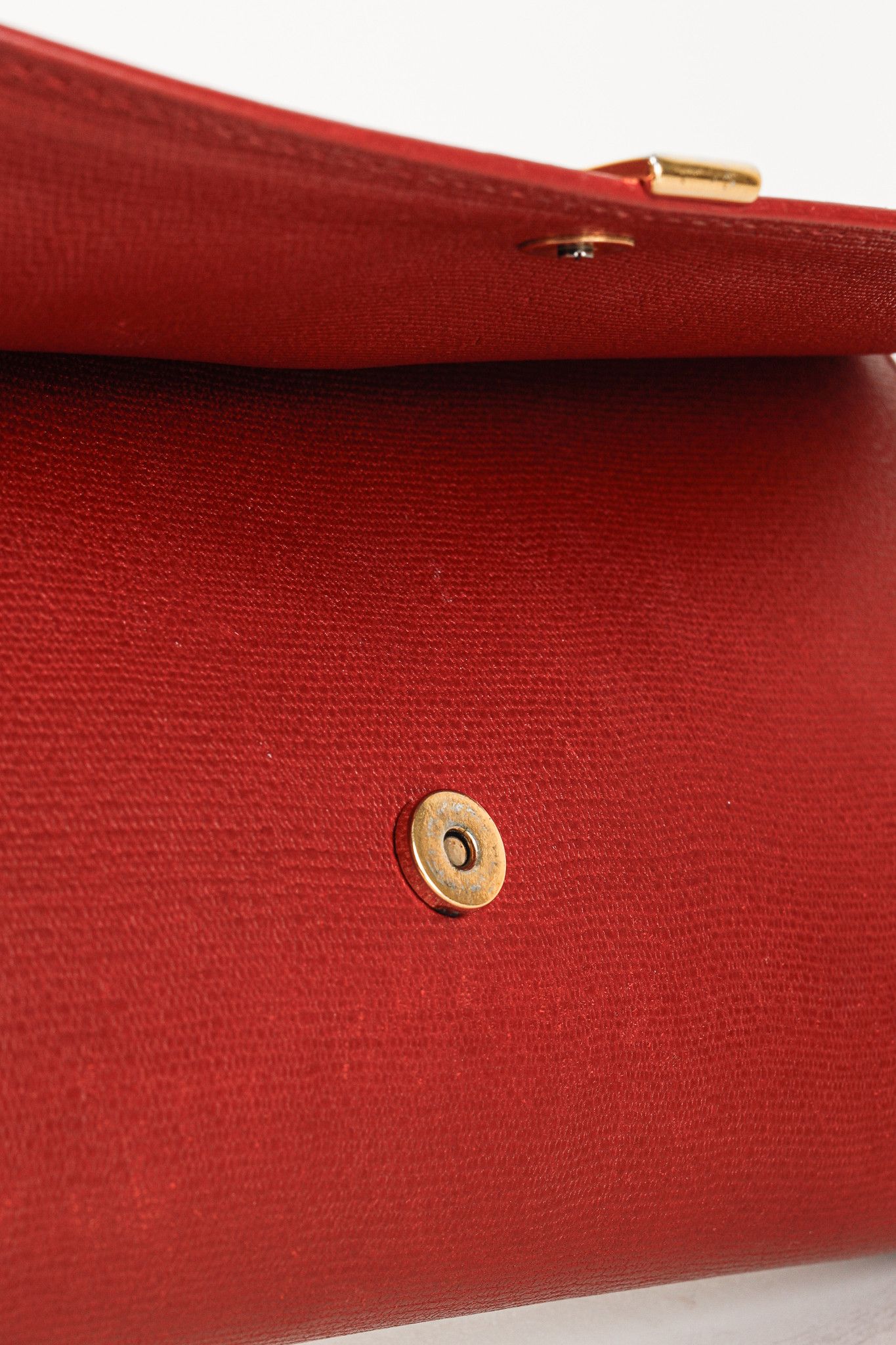 Yves Saint Laurent Yves Saint Laurent Large Chyc Vintage Leather Clutch Size ONE SIZE - 9 Thumbnail