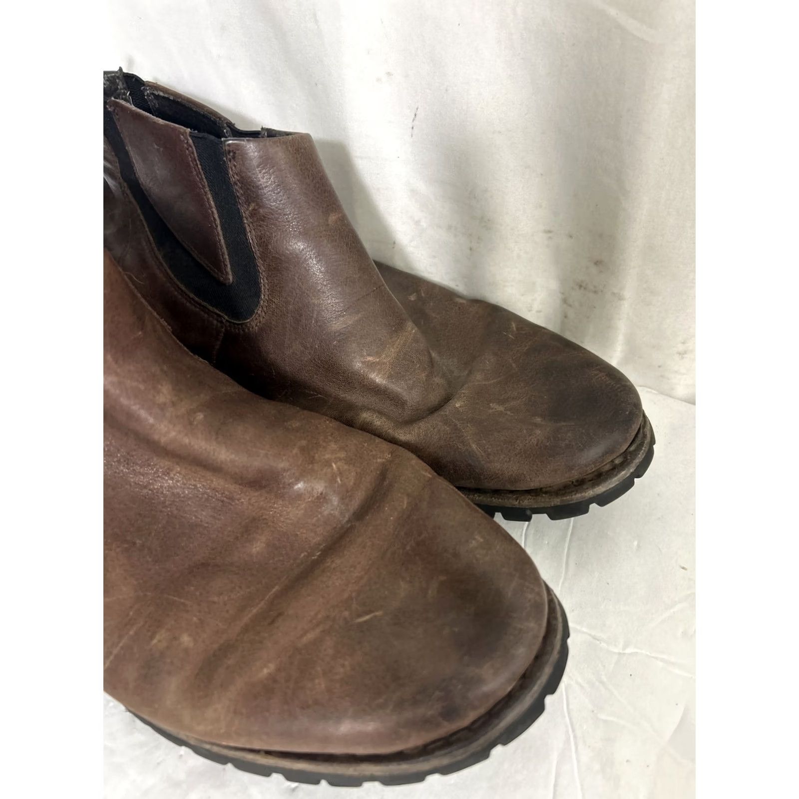 Vintage Bogs Johnny Chelsea Ankle Boots Brown Leather Mens 10 Chelsea Boot Casual Fall Winter M Rubber Outsole 2in Shaft - 2in Size US 10 / EU 43 - 2 Thumbnail