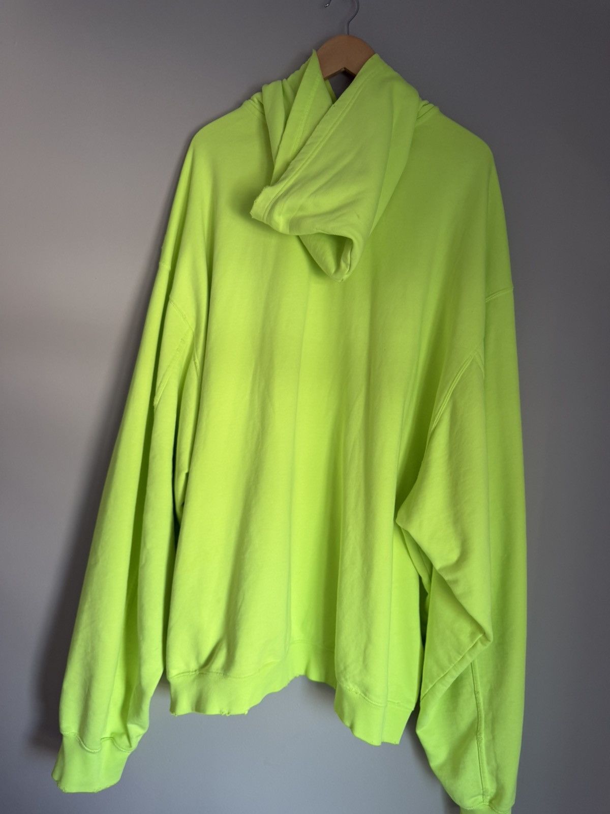 Balenciaga Balenciaga XXL Thrashed Hoodie Size US XXL / EU 58 / 5 - 2 Thumbnail