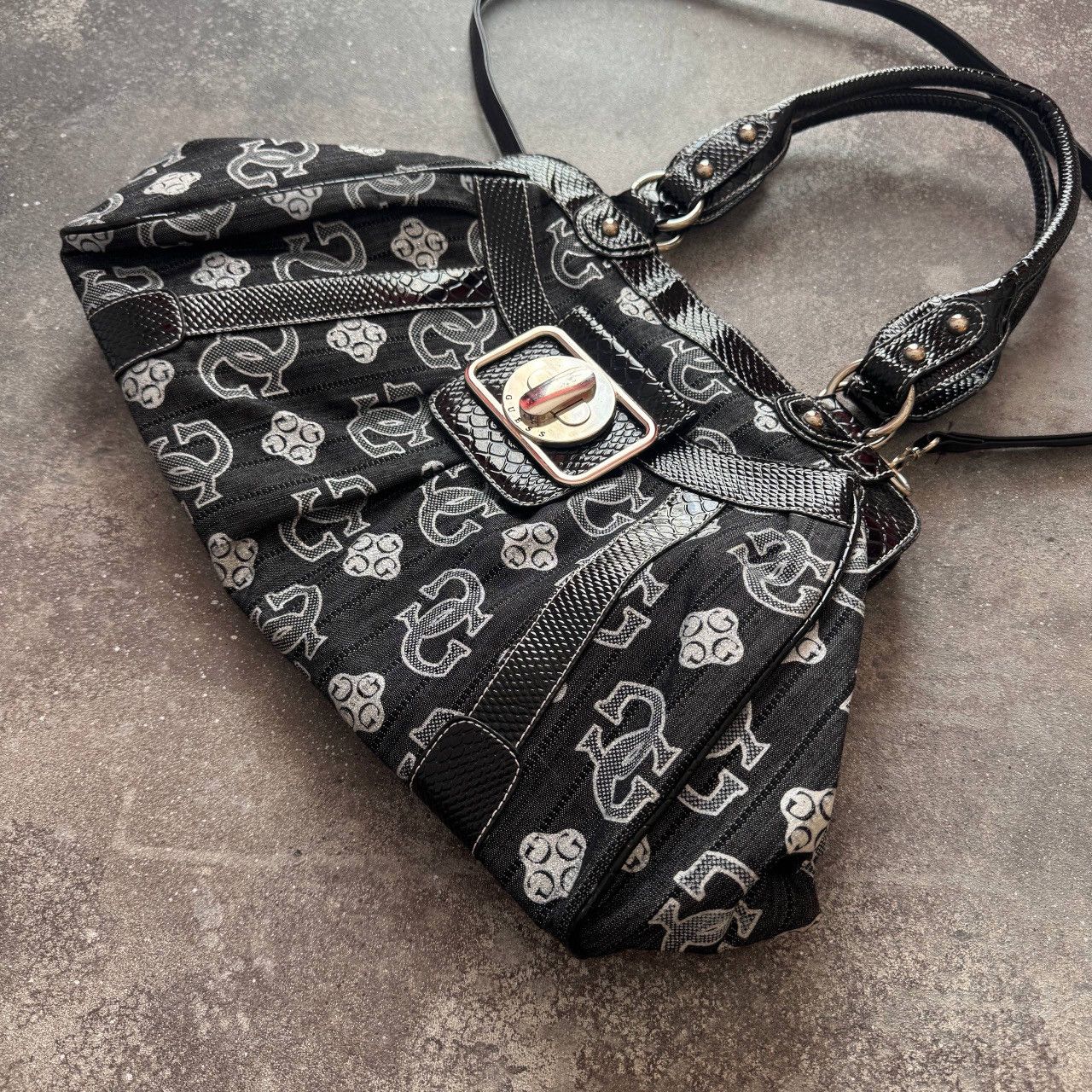 Guess Guess 2000’s Aesthetic Glam Y2K Monogram Shoulder Bag Size ONE SIZE - 10 Thumbnail