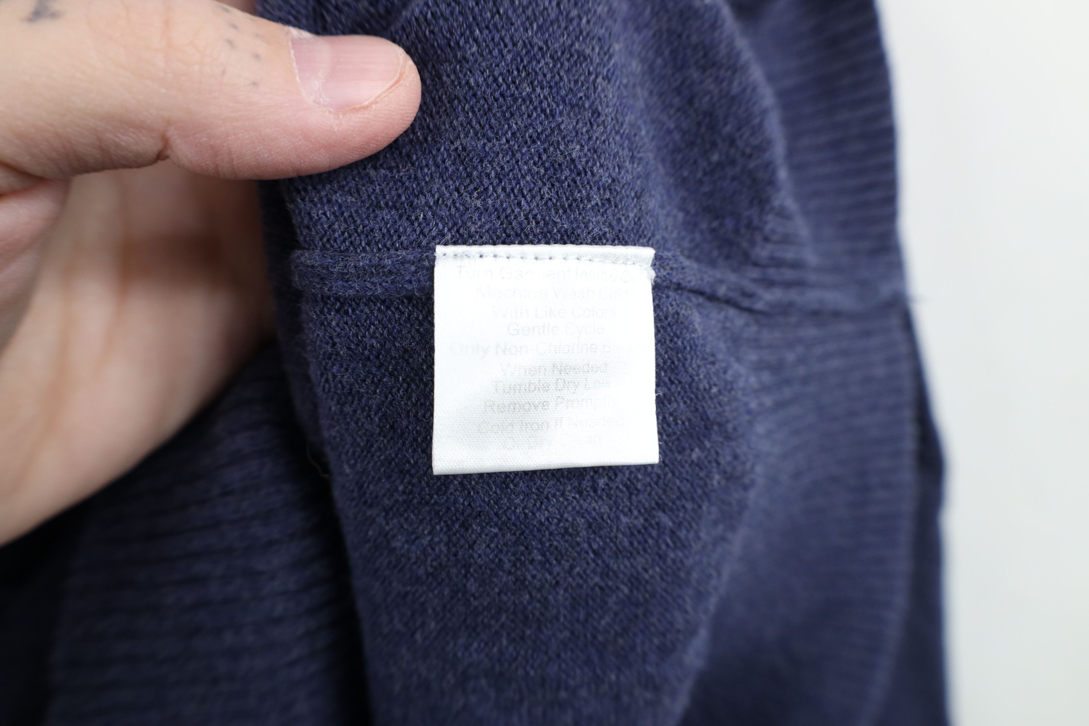 Jos. A. Bank Jos A Bank Traveler Pima Cotton Knit V-Neck Sweater Blue Size US XL / EU 56 / 4 - 7 Thumbnail