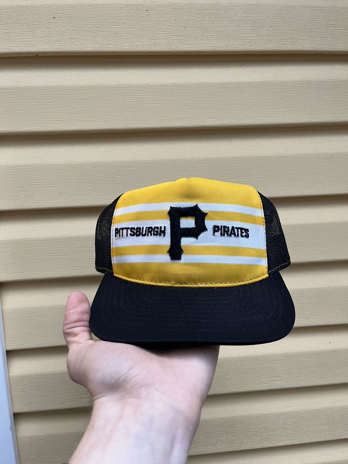 Vintage Pittsburgh Pirates MLB Baseball Truck Mesh Foam Plain Logo Hat Snapback