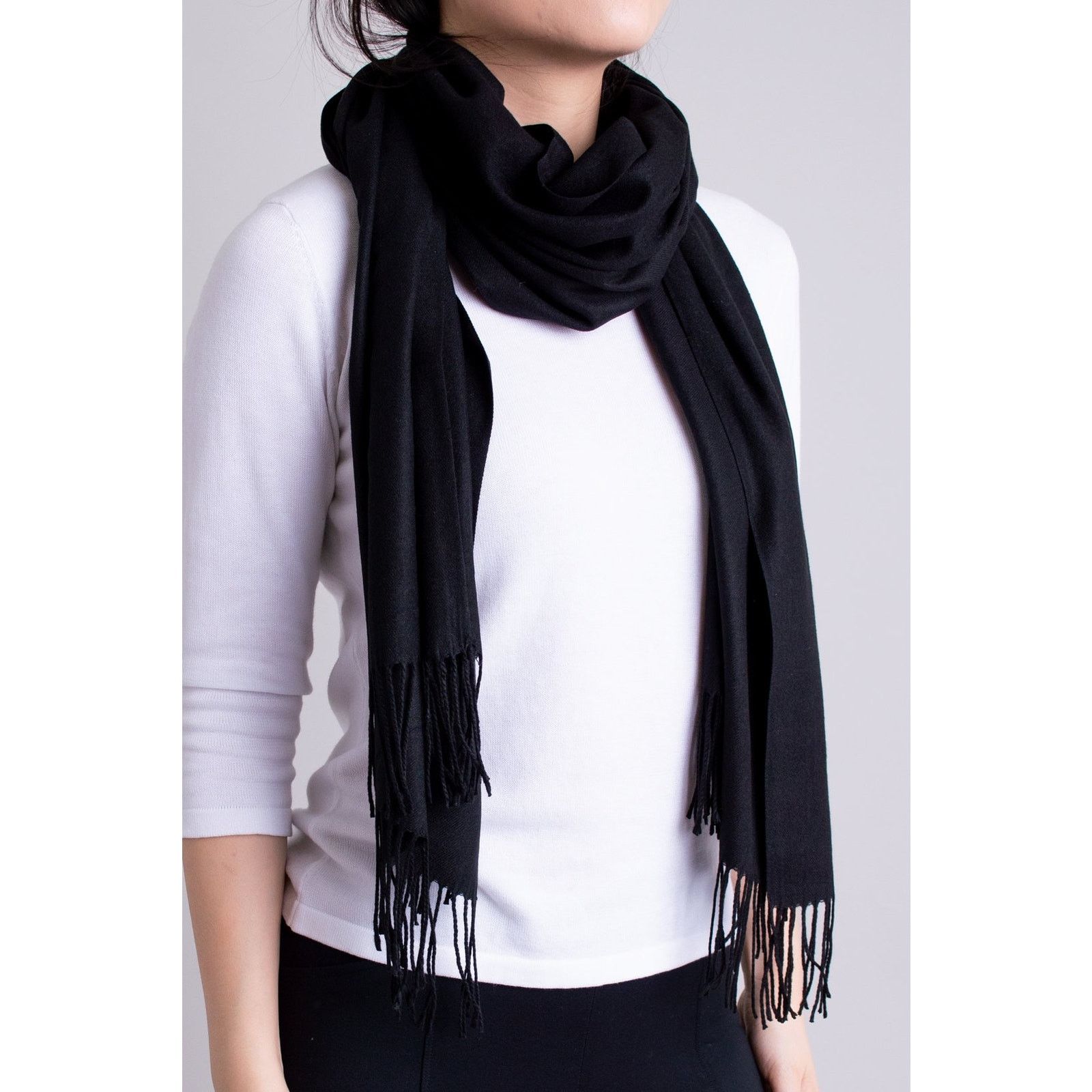 Vintage Vintage Classic Black Scarf Elevate Your Wardrobe Size ONE SIZE - 1 Thumbnail