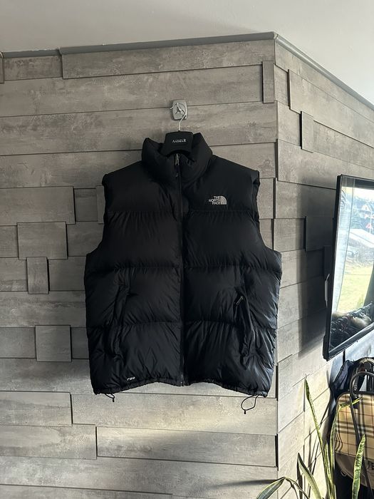 The north outlet face 700 vest