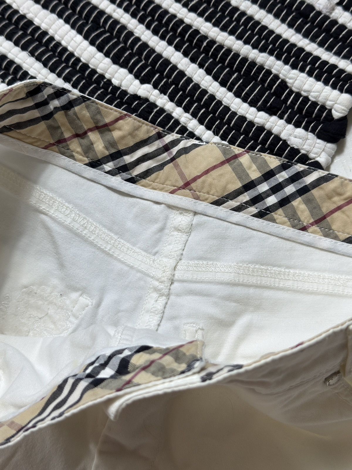 Burberry VINTAGE BURBERRY 2000s RED LABEL SHORTS Size 30" / US 8 / IT 44 - 11 Thumbnail