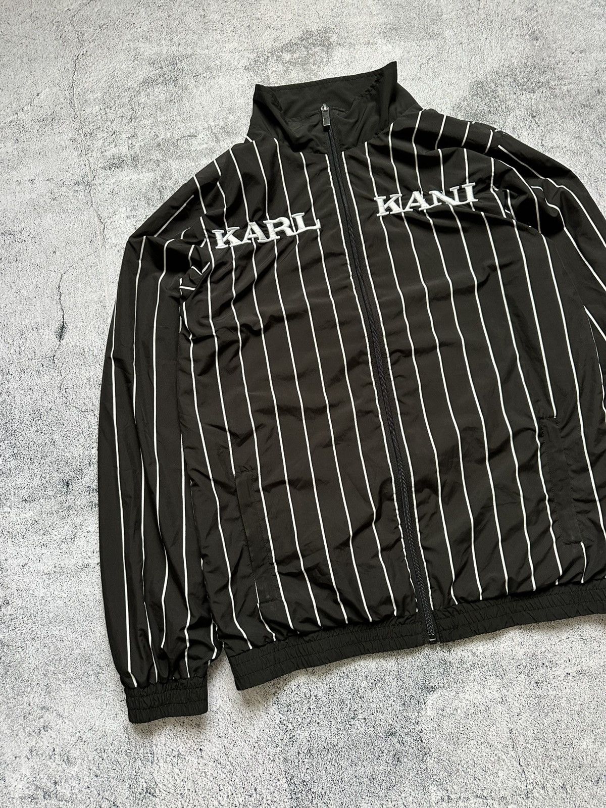 Karl Kani Vintage Karl Kani Zip Jacket Big Logo White Size US M / EU 48-50 / 2 - 5 Thumbnail