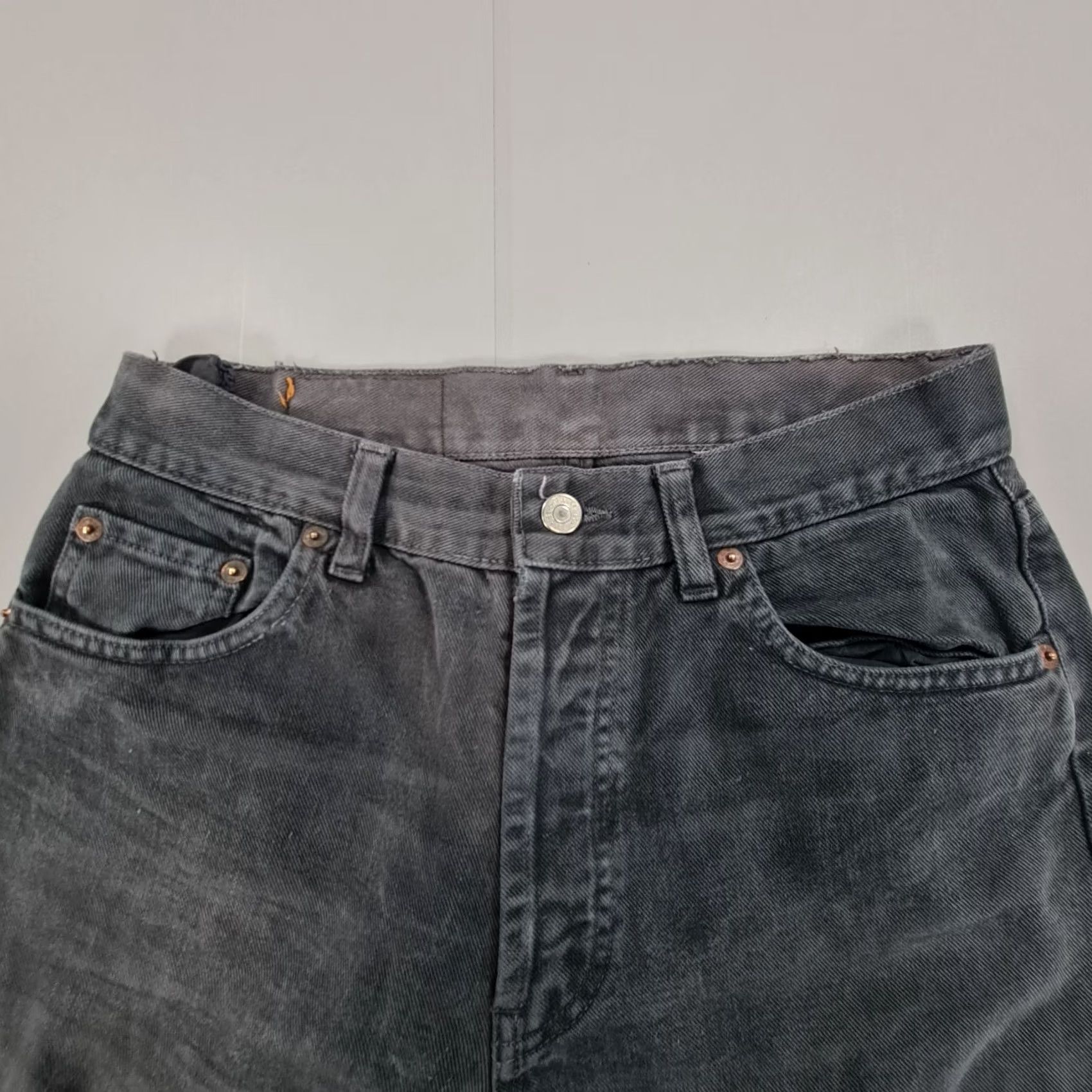 Levi's VINTAGE Levi's 501 Jeans Grey W30 L26 Regular Straight Button Fly Denim 90s Made in USA Mens Size US 30 / EU 46 - 2 Thumbnail