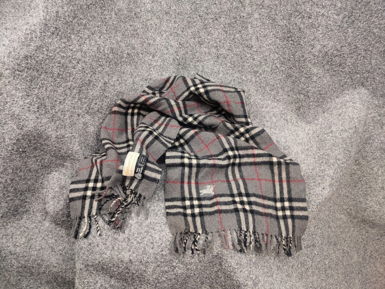 Burberry Vintage Burberry 's Classic Check Lana wool Unisex Scarf Size ONE SIZE - 14 Thumbnail