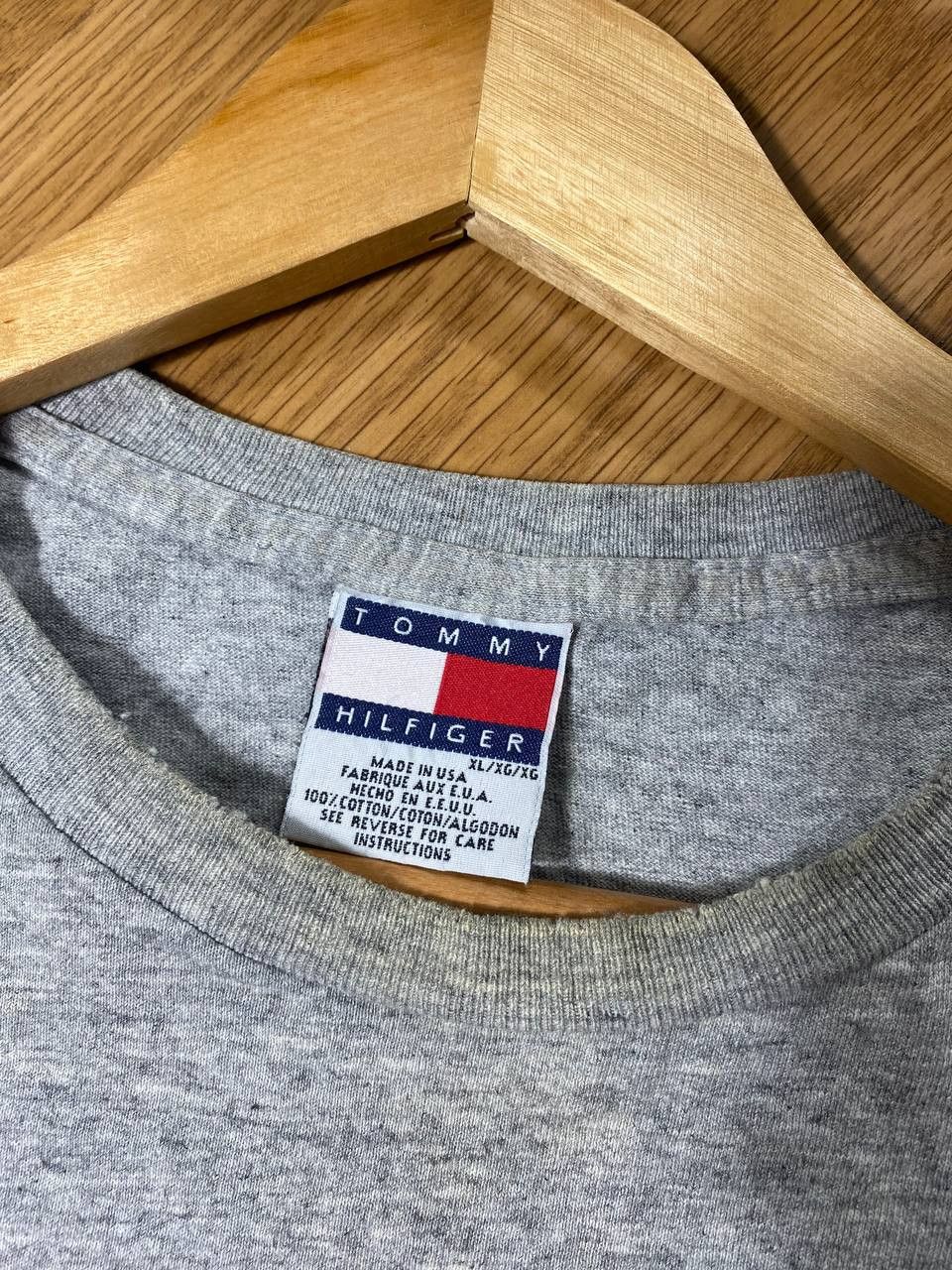 Tommy Hilfiger × Vintage Tommy Hilfiger vintage big logo t-shirt size XL made in USA Size US XL / EU 56 / 4 - 7 Thumbnail