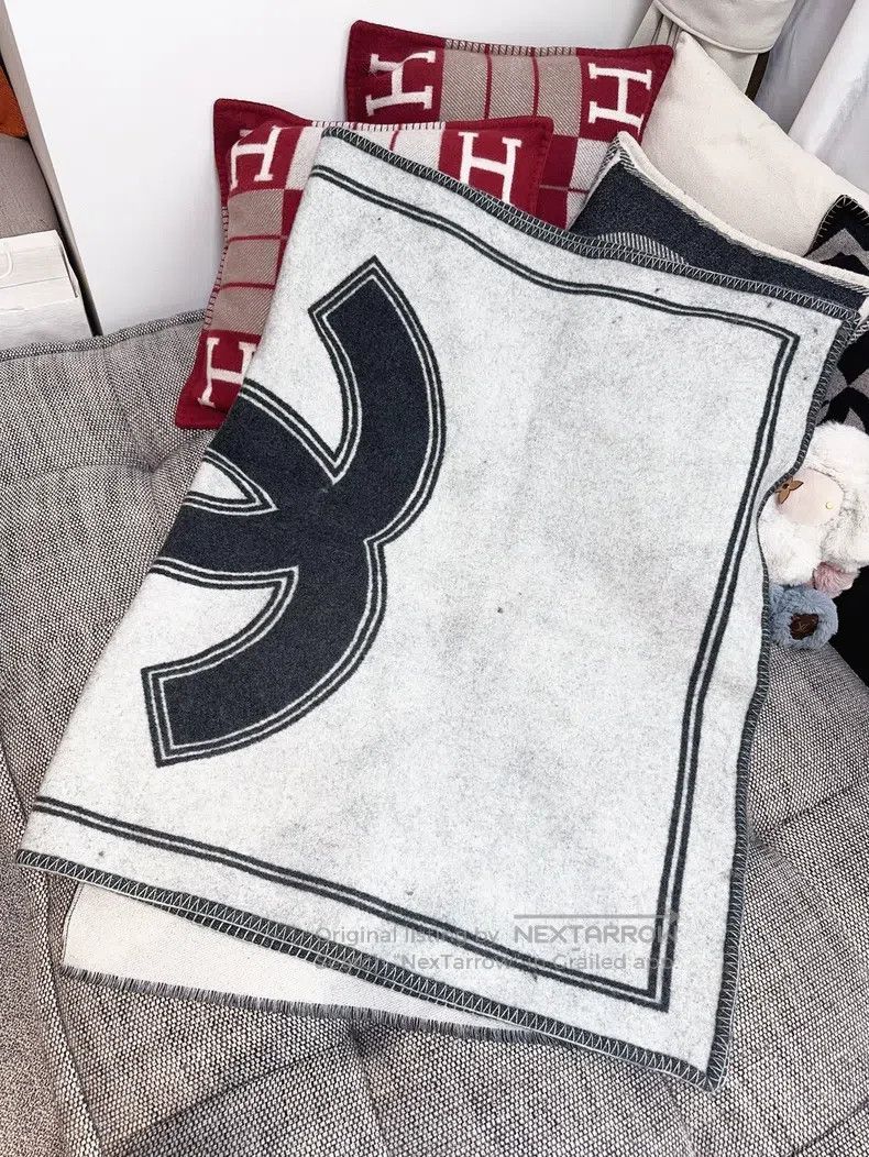 Chanel Chanel 21B Classic Double C Logo Double-sided Cashmere Bla Size ONE SIZE - 5 Thumbnail