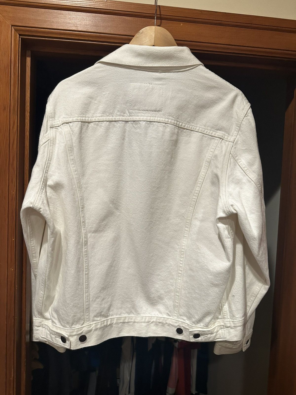Levi's Levi’s white denim jacket Size US M / EU 48-50 / 2 - 2 Thumbnail