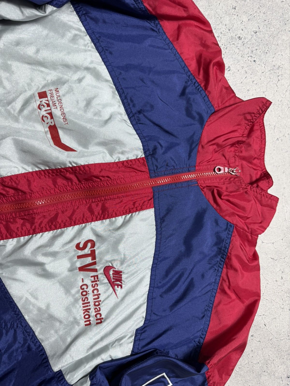 Nike Nike USA Vintage 90’s Nylon Track Jacket Big Logo Swoosh Size US L / EU 52-54 / 3 - 6 Thumbnail
