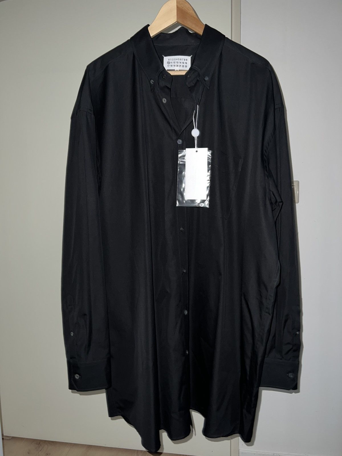 Maison Margiela Maison Margiela Oversized Shirt in Black Size US M / EU 48-50 / 2 - 2 Thumbnail
