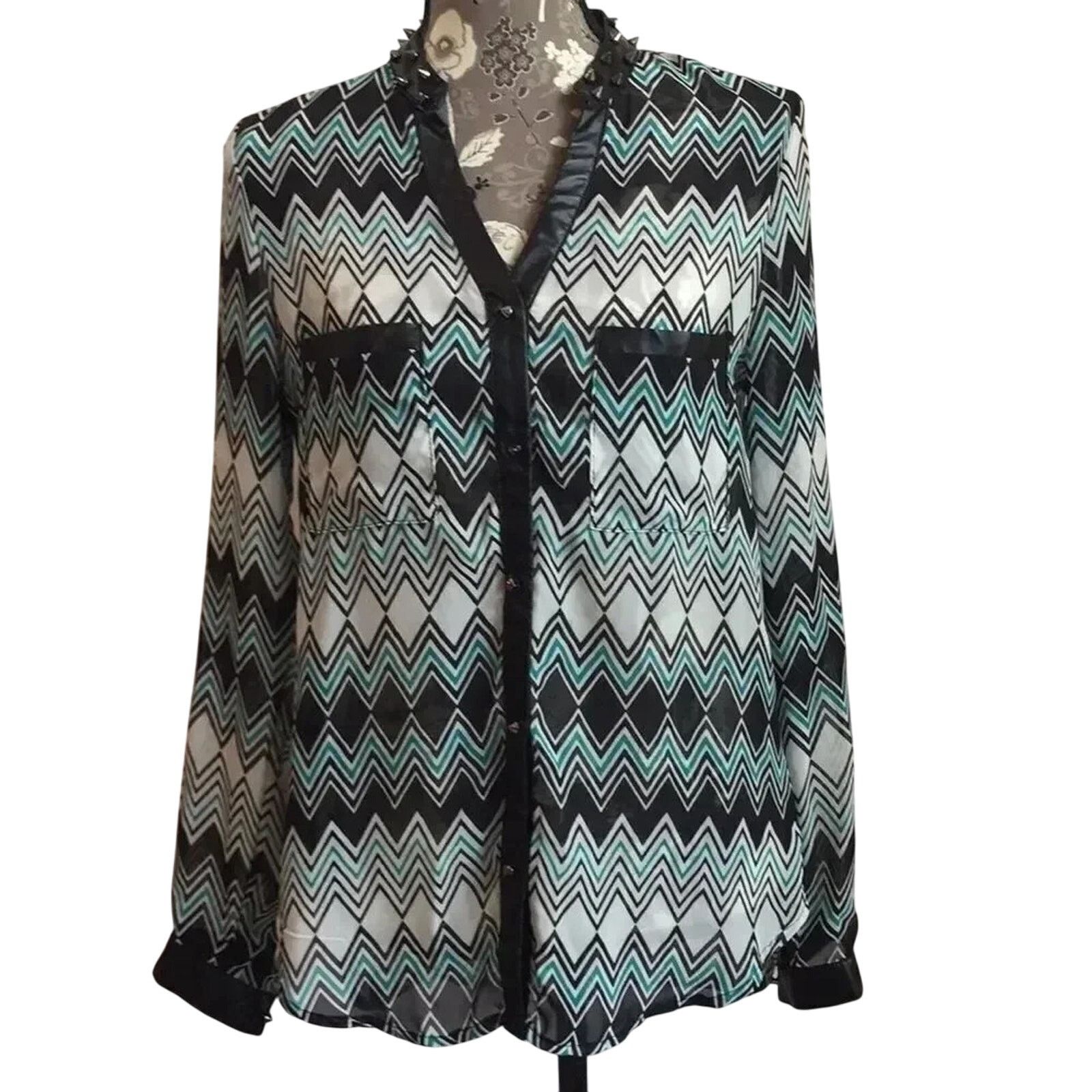 Other Charlotte Russe long sleeve diamond geometric top size med Size M / US 6-8 / IT 42-44 - 1 Thumbnail