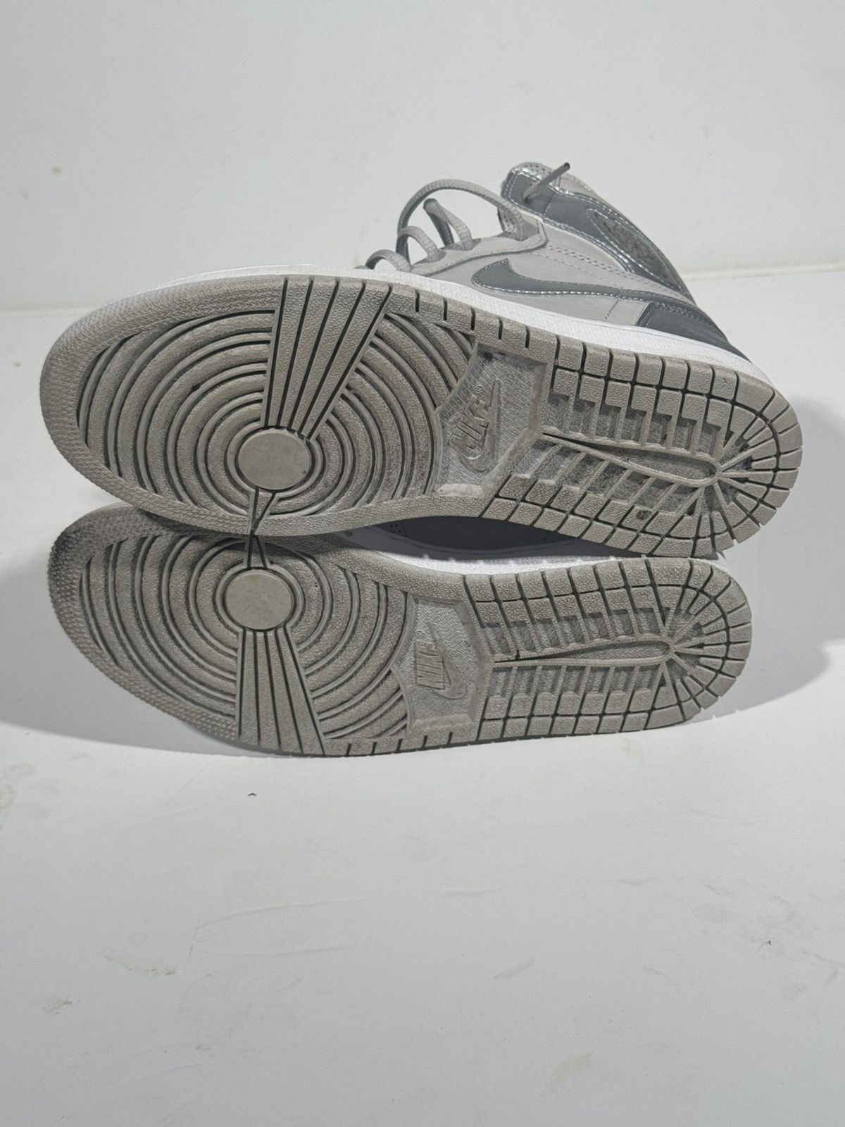 Jordan Brand × Nike Air Jordan 1 Retro High CO.JP Neutral Grey (2020) Size US 8 / EU 41 - 6 Thumbnail