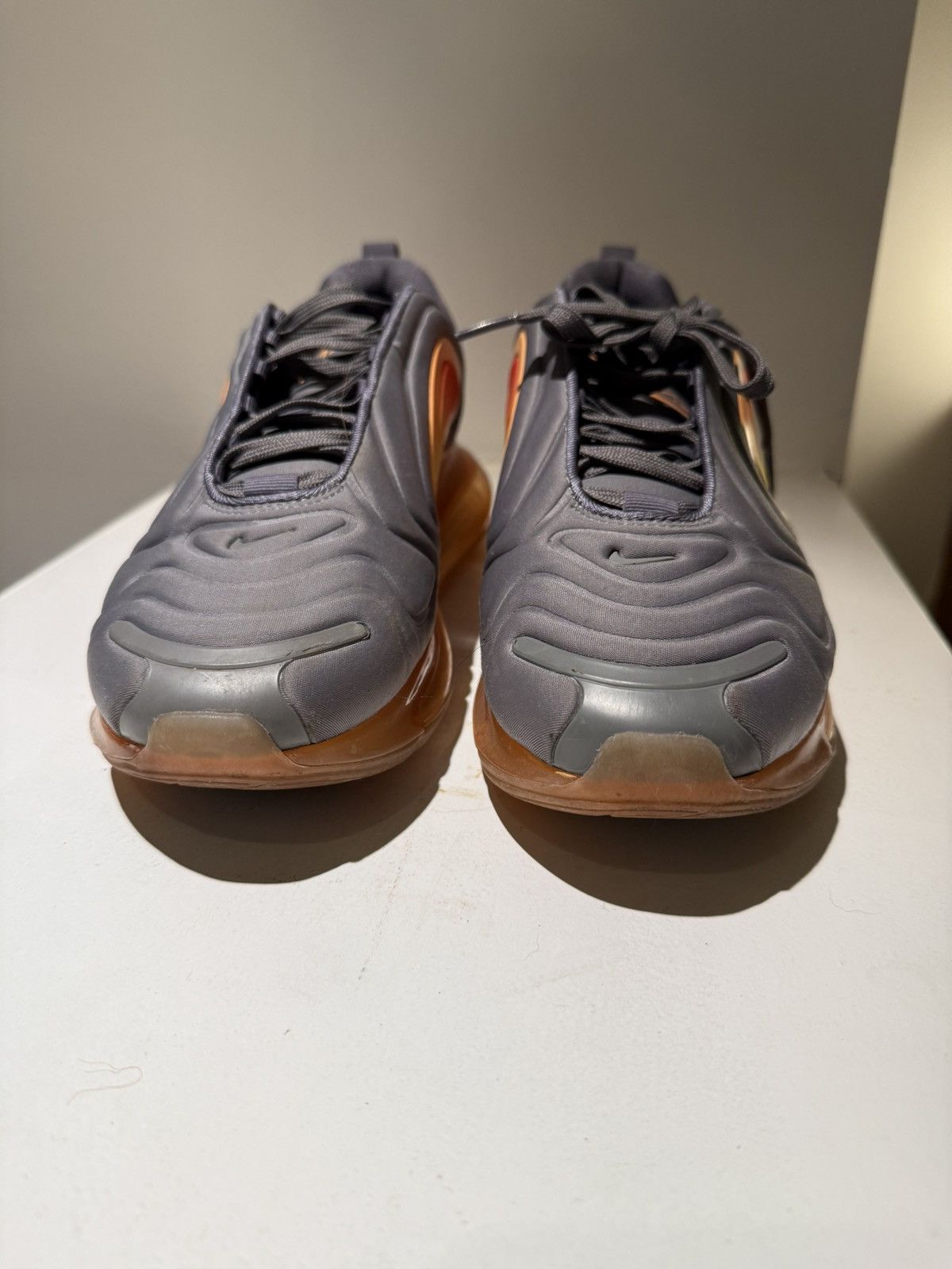 Nike Nike Airmax 720 Fuel Orange Size US 9.5 / EU 42-43 - 2 Thumbnail