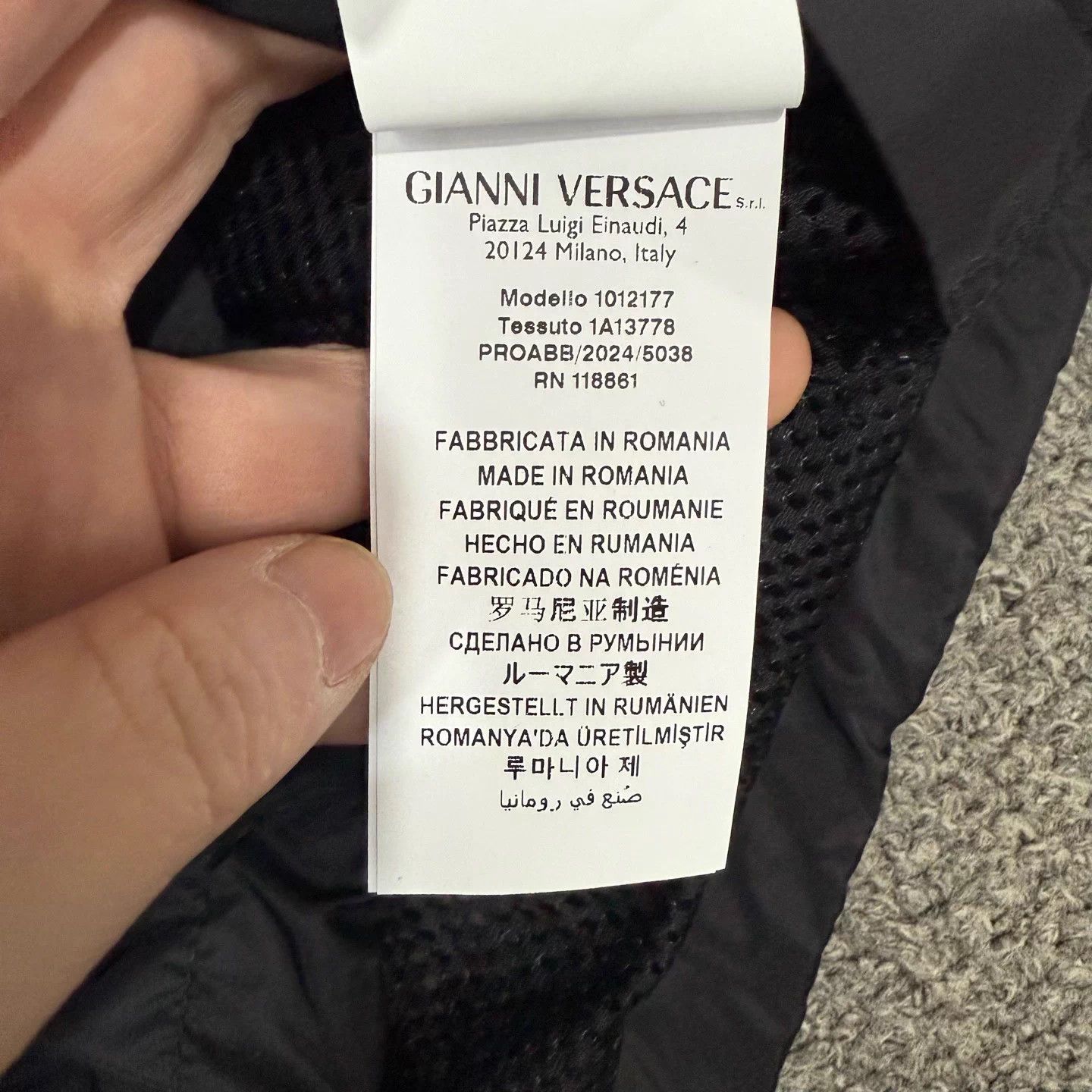 Versace Versace Black Nylon Shell Jacket 48 Mint Size US M / EU 48-50 / 2 - 4 Thumbnail