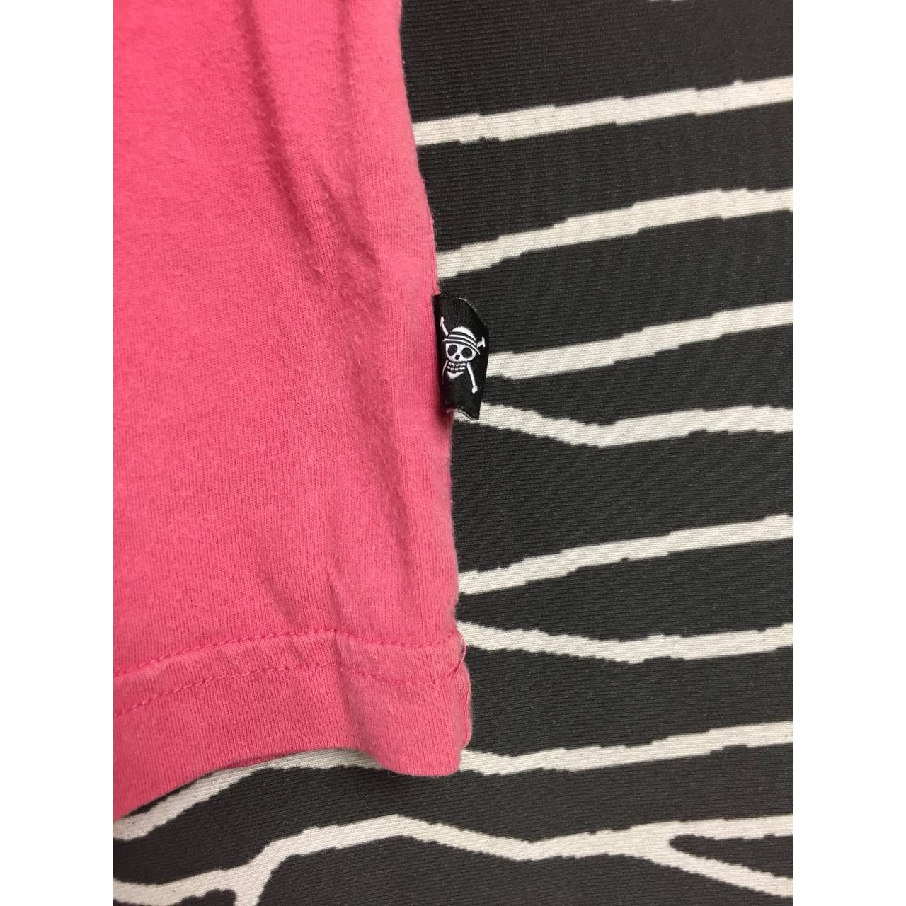 Anime × Japanese Brand × Uniqlo Uniqlo X One Piece Donquixote Doflamingo Anime Manga Tee Size US M / EU 48-50 / 2 - 8 Thumbnail