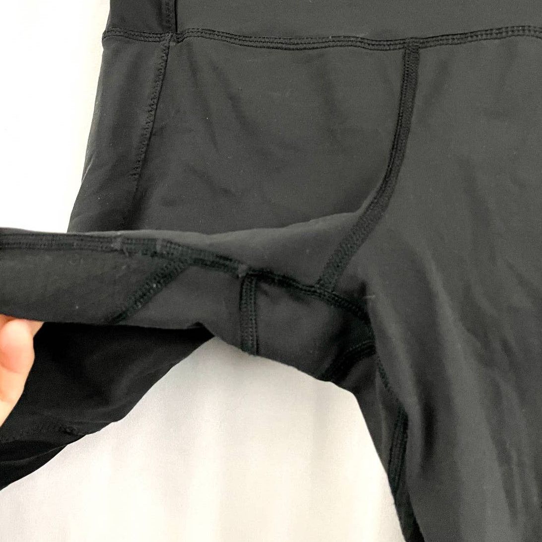 Lululemon Lululemon Black Capri Leggings Womens Sz 6 Dual Back Pockets Size 28" / US 6 / IT 42 - 6 Thumbnail