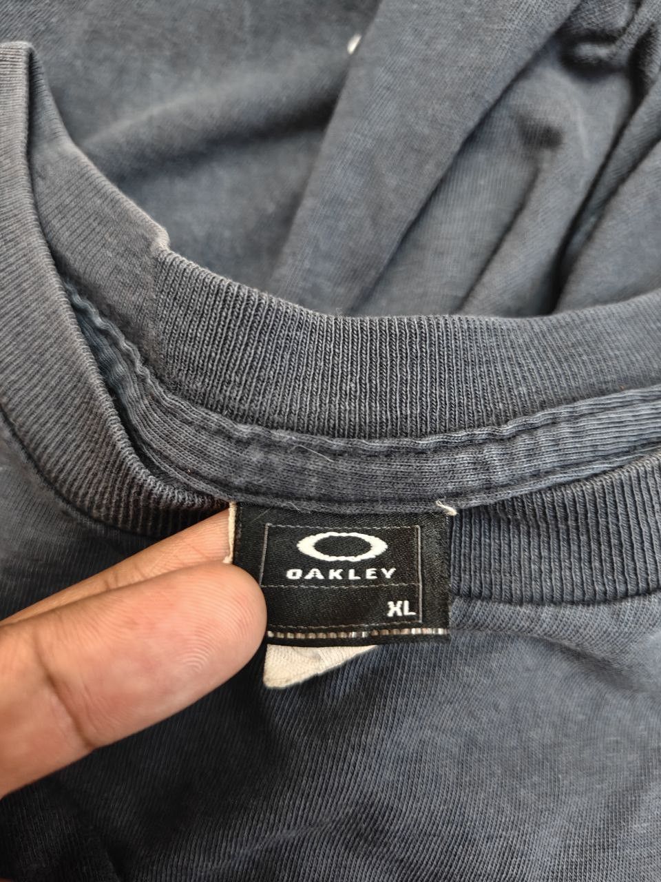 Oakley Vintage Oakley Faded Long Sleeve T Size US L / EU 52-54 / 3 - 4 Thumbnail