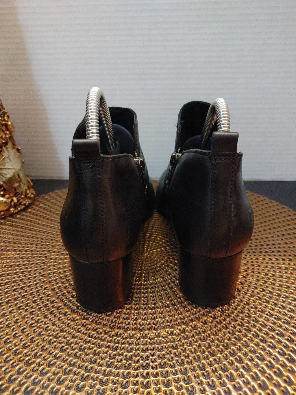 Born Born Kenzy Leather Ankle Booties Size 8M Size US 8 / IT 38 - 4 Thumbnail