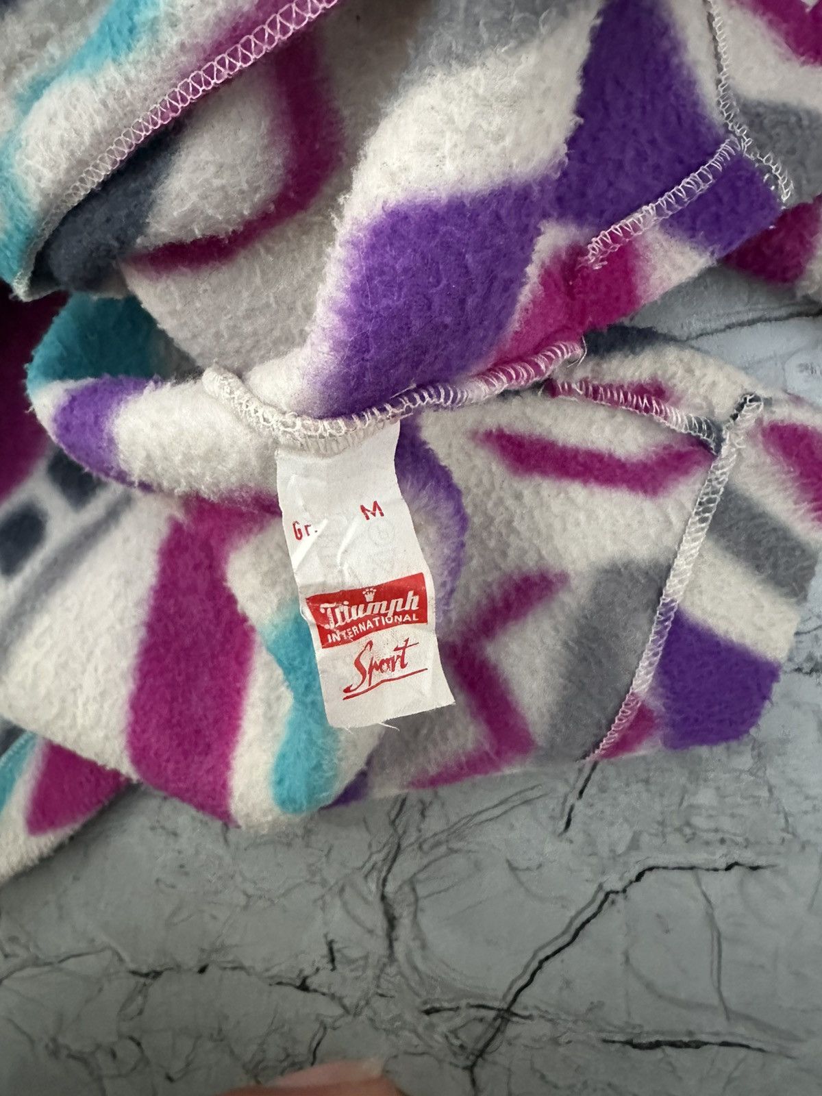 Vintage Vintage Triumph International Abstract Fleece Pullover Size US XL / EU 56 / 4 - 7 Thumbnail
