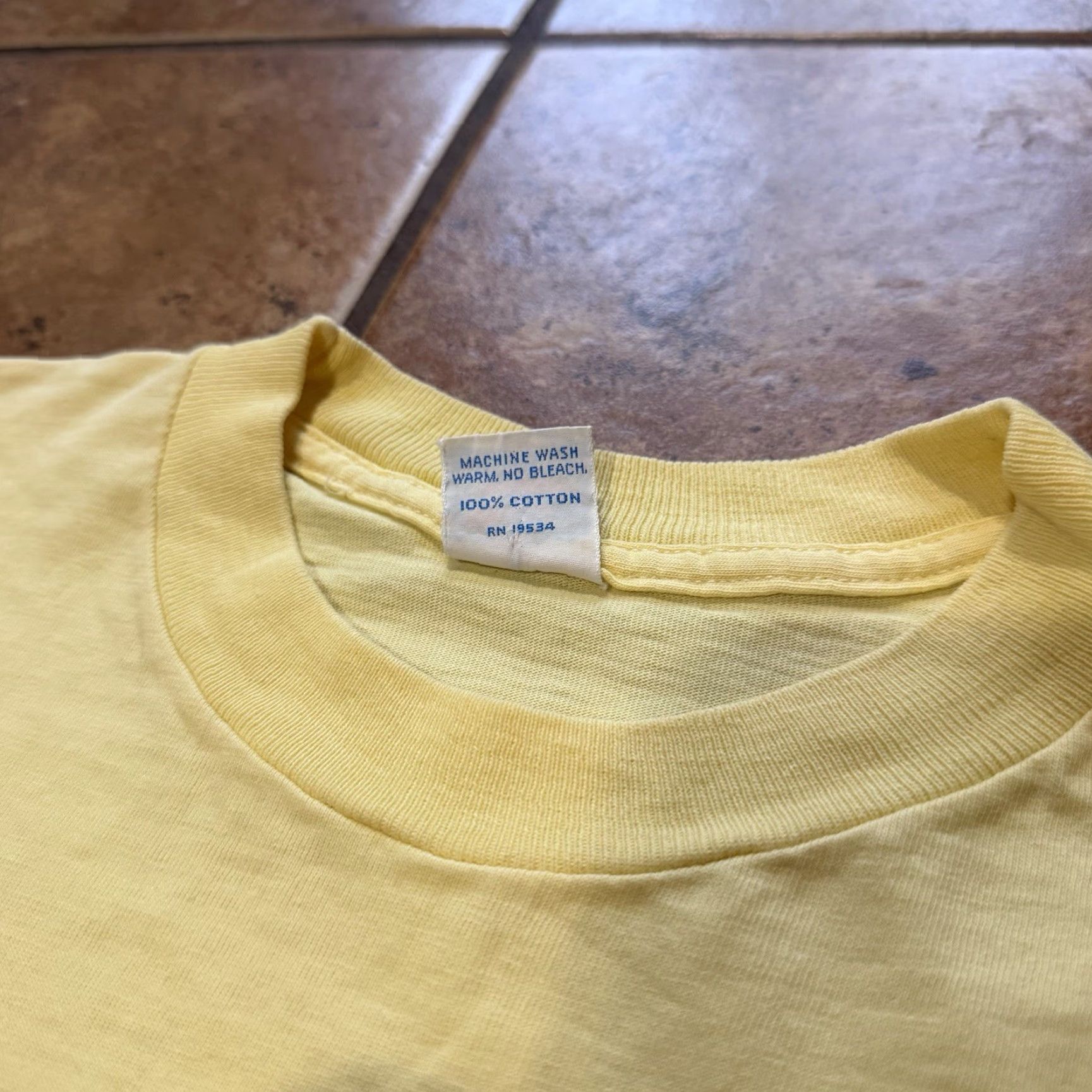 Vintage VINTAGE Crazy Shirt Hawaii Kliban Cat Shirt 70s Rare Yellow Cotton Medium Unisex Short Sleeve Graphic Tee Hawaii 1970s Mens Womens Boys Girls Sediment Size US L / EU 52-54 / 3 - 7 Thumbnail