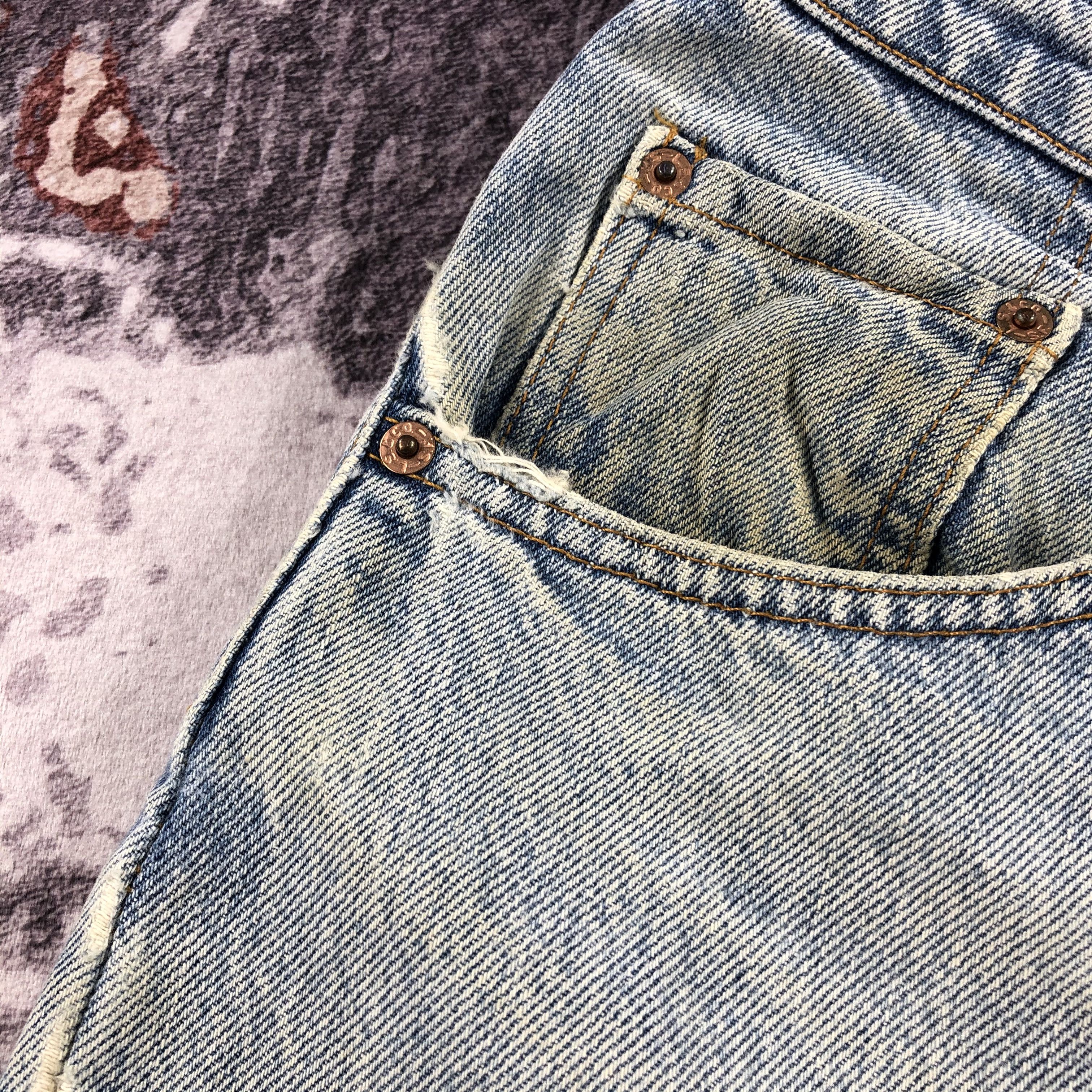 Levi's × Vintage 90s Vintage Light Wash Levis 560 Jeans-JM2312 Size US 35 - 13 Thumbnail