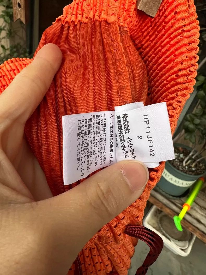 Issey Miyake Issey Miyake size:2 Orange cut-out shorts Size 23" - 5 Thumbnail