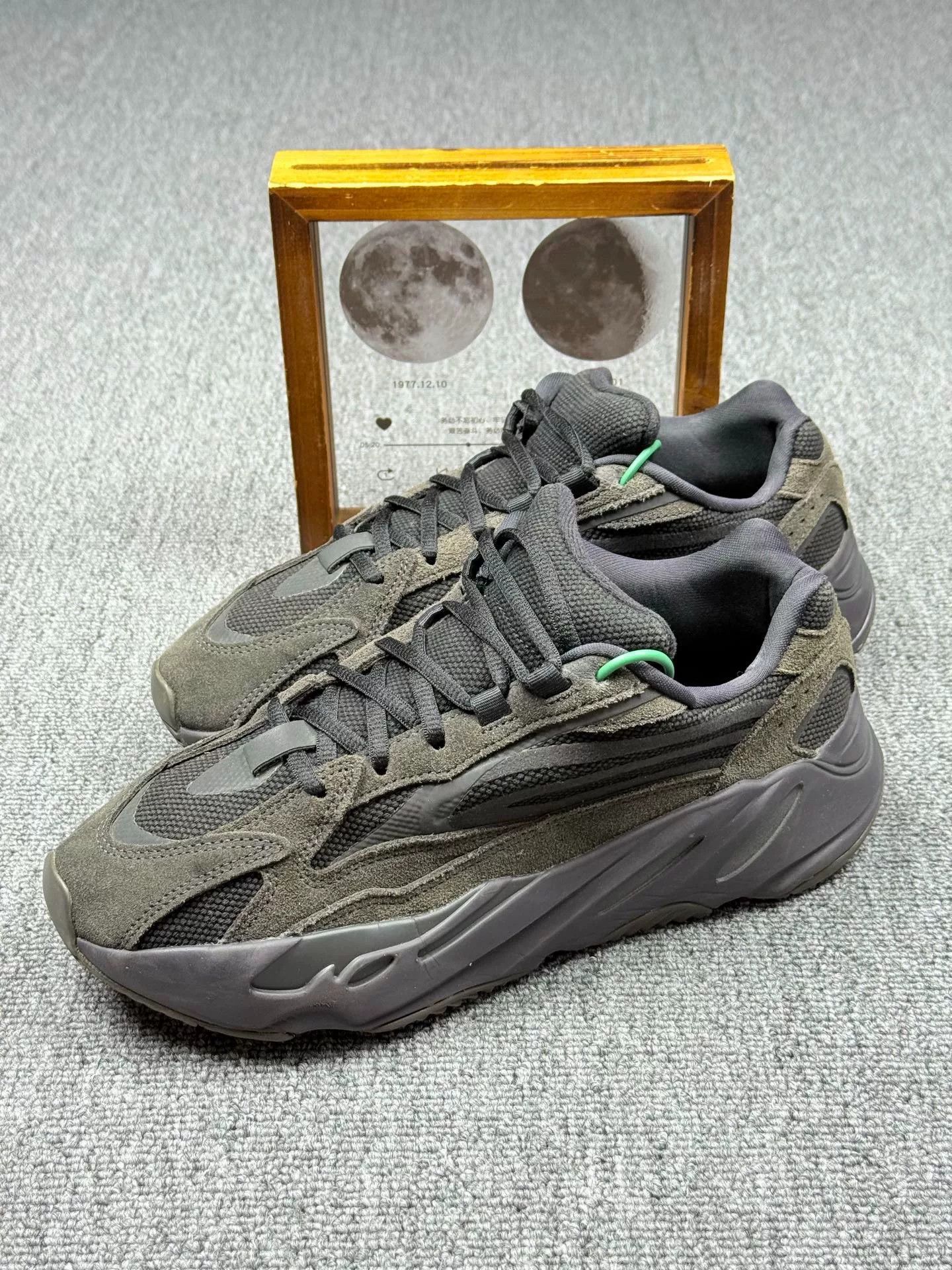 Adidas Adidas YEEZY700 Black Lowtop Sneakers 9 Men Size US 9 / EU 42 - 1 Thumbnail