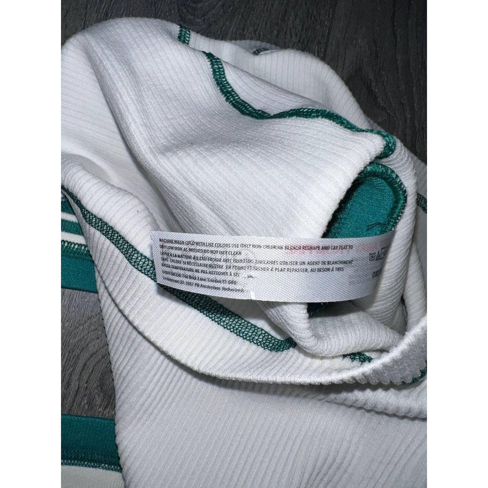 Urban Outfitters Out From Under White Tank Top Y2K with Gree Trim M/L A003155 Size M / US 6-8 / IT 42-44 - 6 Thumbnail