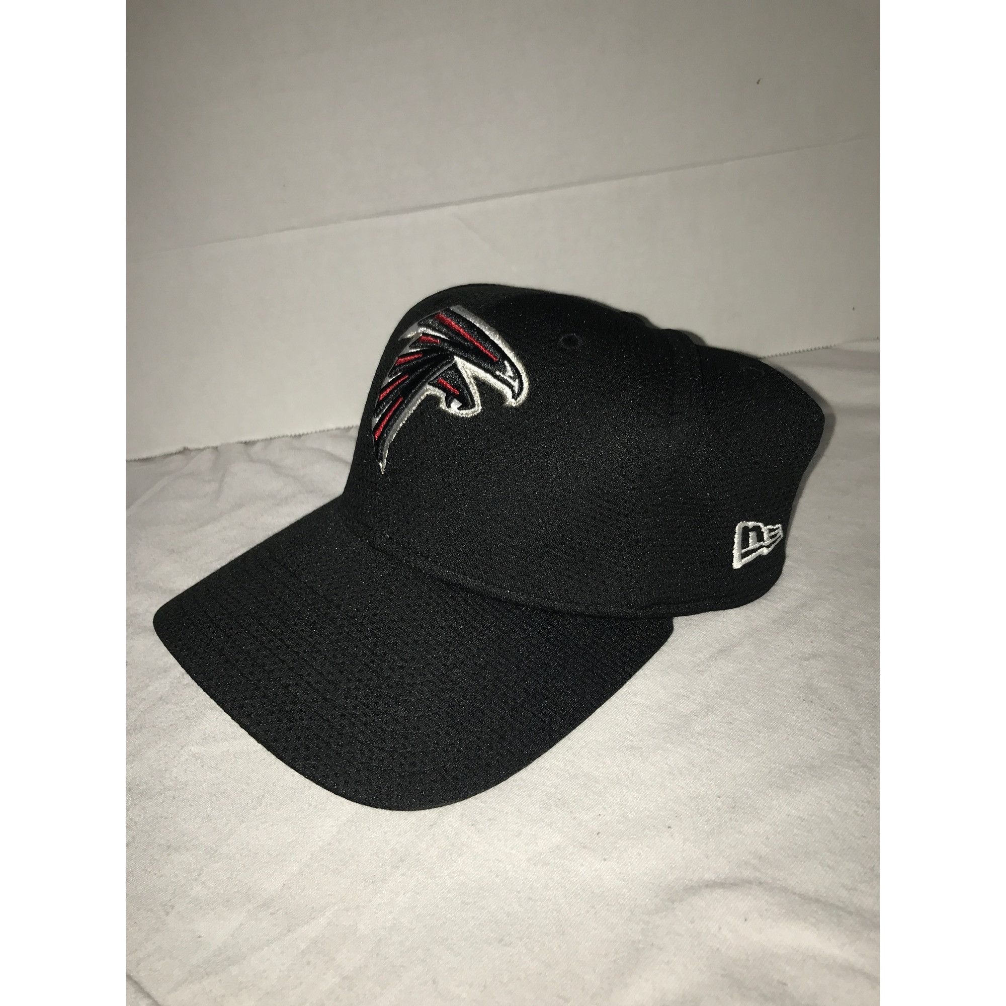 New Era Atlanta Falcons Black/Red 39THIRTY New Era Fitted Mesh Cap Size ONE SIZE - 2 Thumbnail