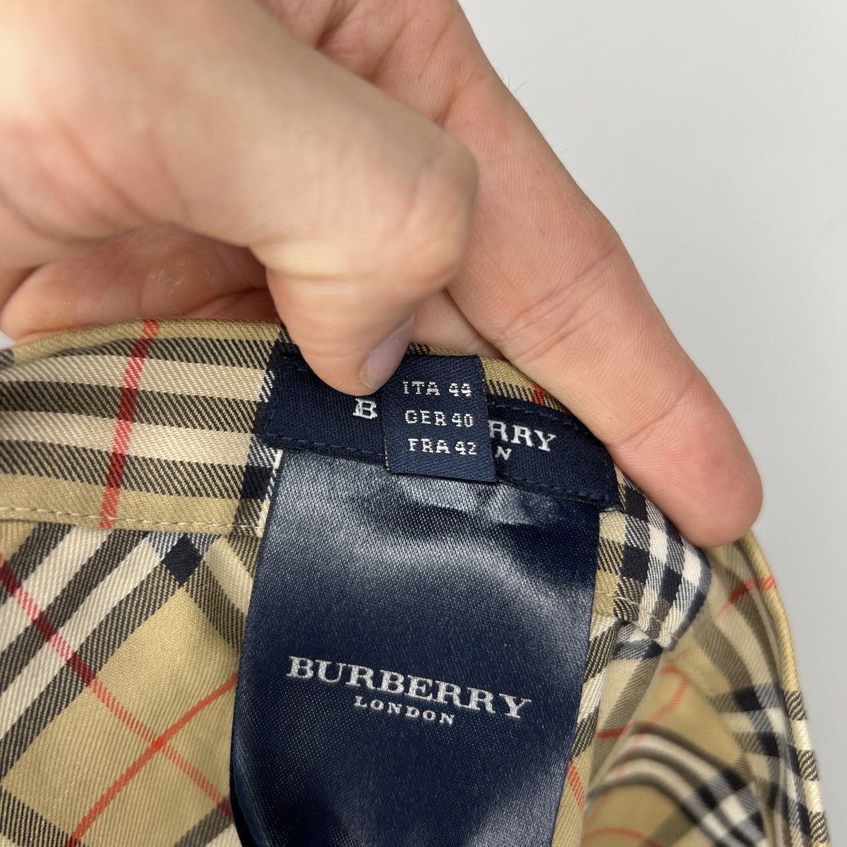 Burberry Burberry Mini Skirt Nova Check NEVER WORN Size 32" / US 10 / IT 46 - 10 Thumbnail