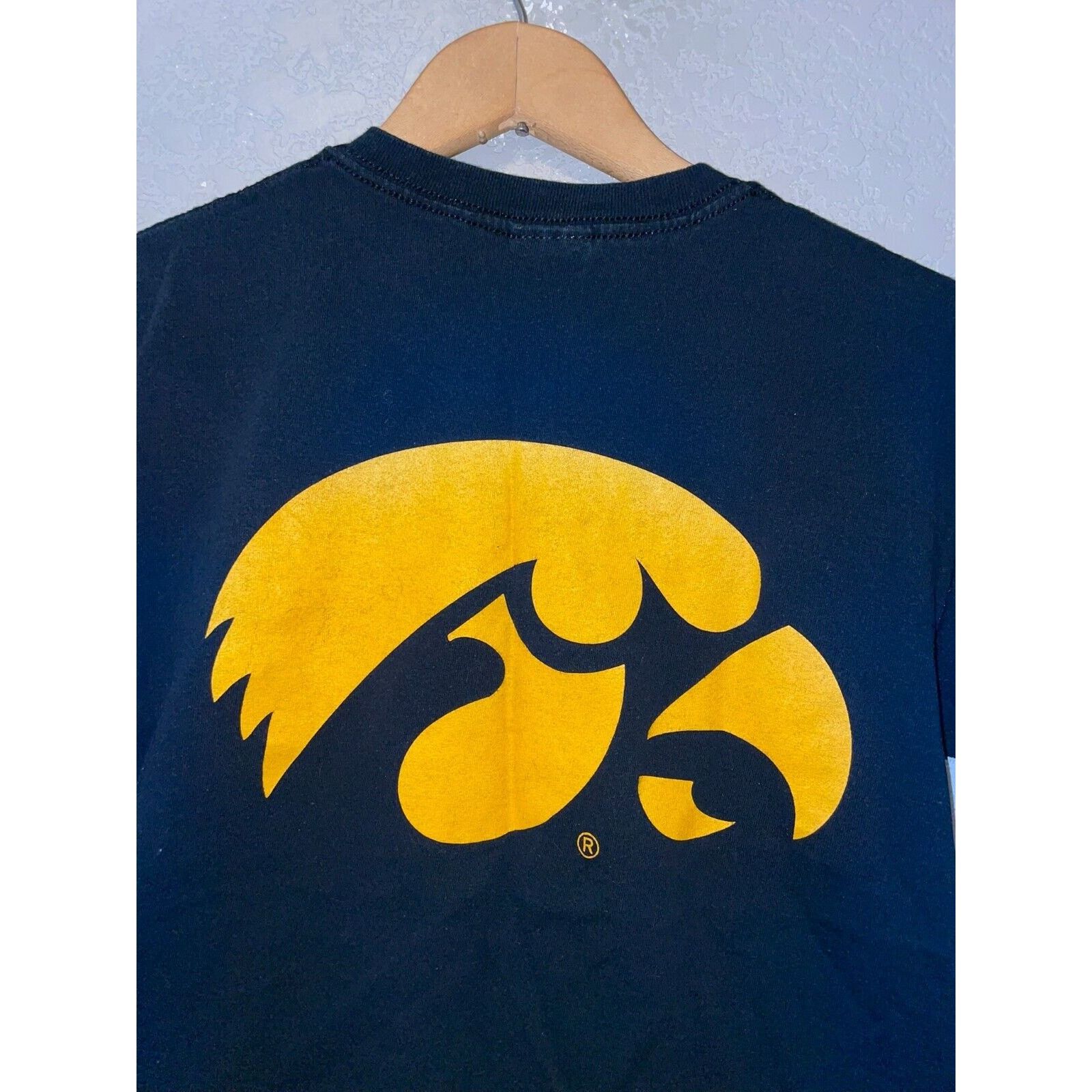 Gildan Iowa Hawkeyes Shirt Beat State College Black Tee Y2K Small Size US S / EU 44-46 / 1 - 6 Thumbnail