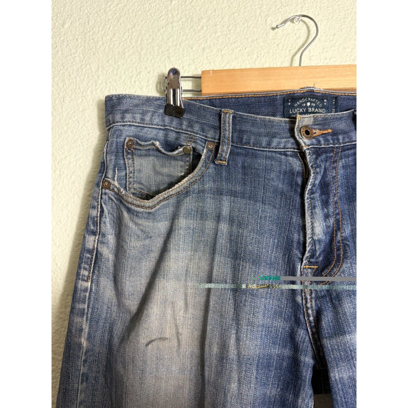 Lucky Brand Lucky Brand 221 Original Straight Medium Wash Stained Jeans Mens 34x34 Blue Straight Mens 34 Inseam 34 Regular Fit Size US 34 / EU 50 - 6 Thumbnail