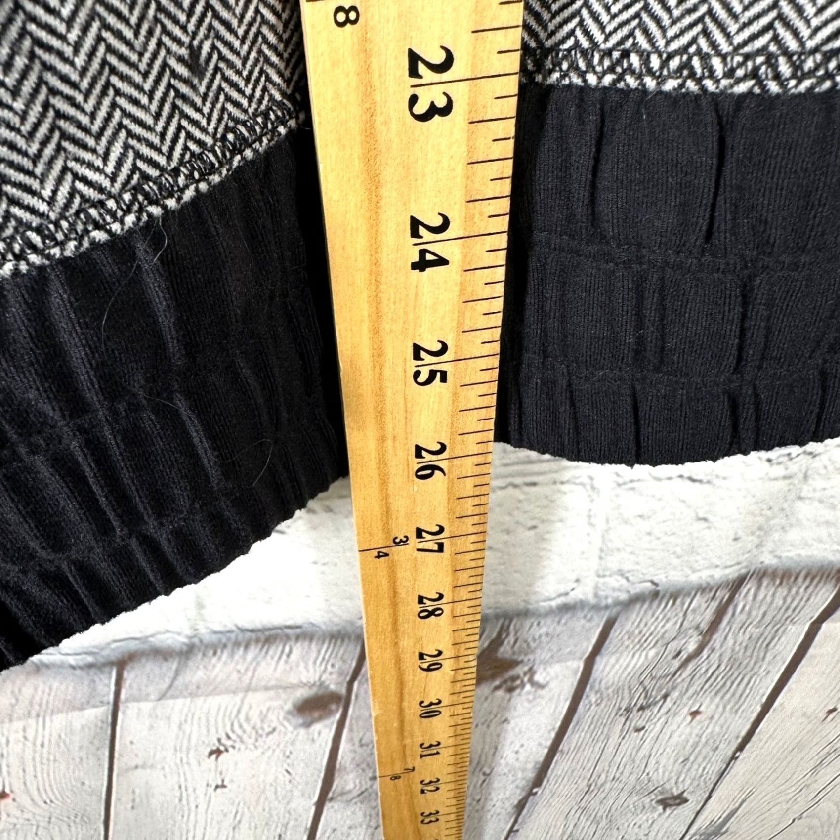 Lululemon VINTAGE? No — Lululemon Think Fast Hoodie Shirt Women 6 Black Herringbone Pullover Zip Pocket Hooded Cowl Neck Raglan Long Sleeve Size M / US 6-8 / IT 42-44 - 6 Thumbnail