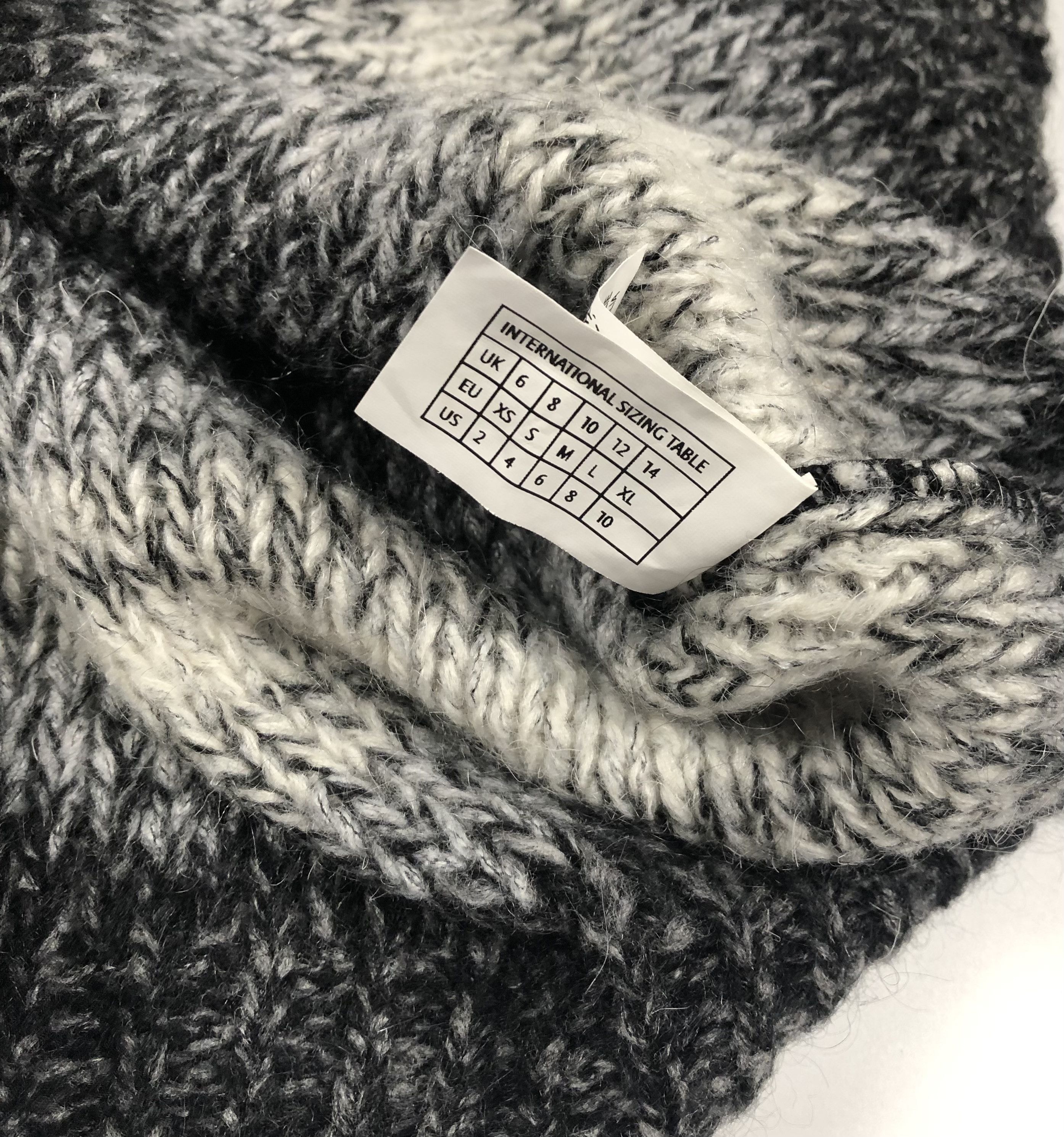 Essentiel Antwerp Essentiel Antwerp Crewneck Mohair Sweater Size L / US 10 / IT 46 - 6 Thumbnail