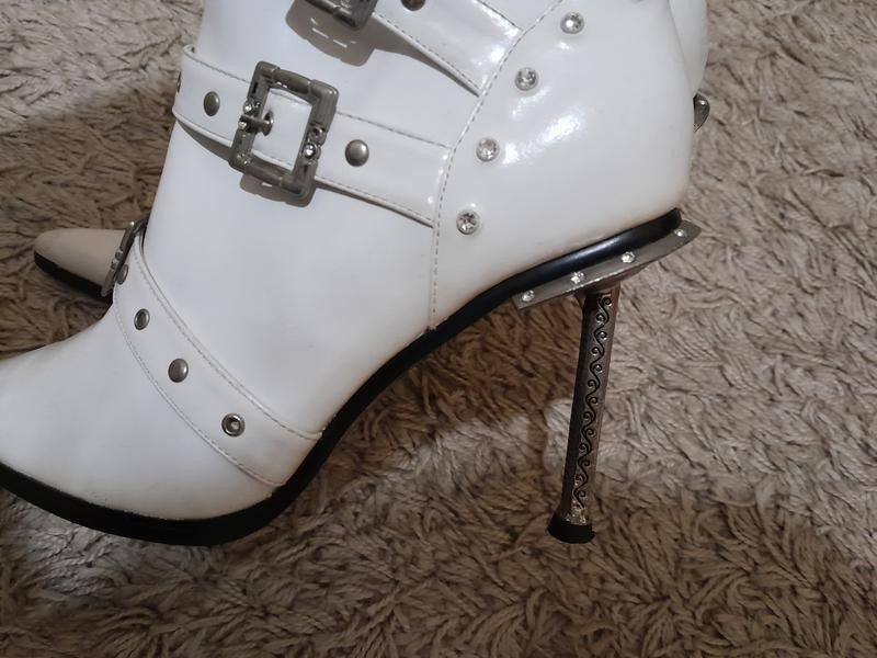 Other White Designer pointed-toe boots US sz 6 midcalf boots Size US 6 / IT 36 - 3 Thumbnail
