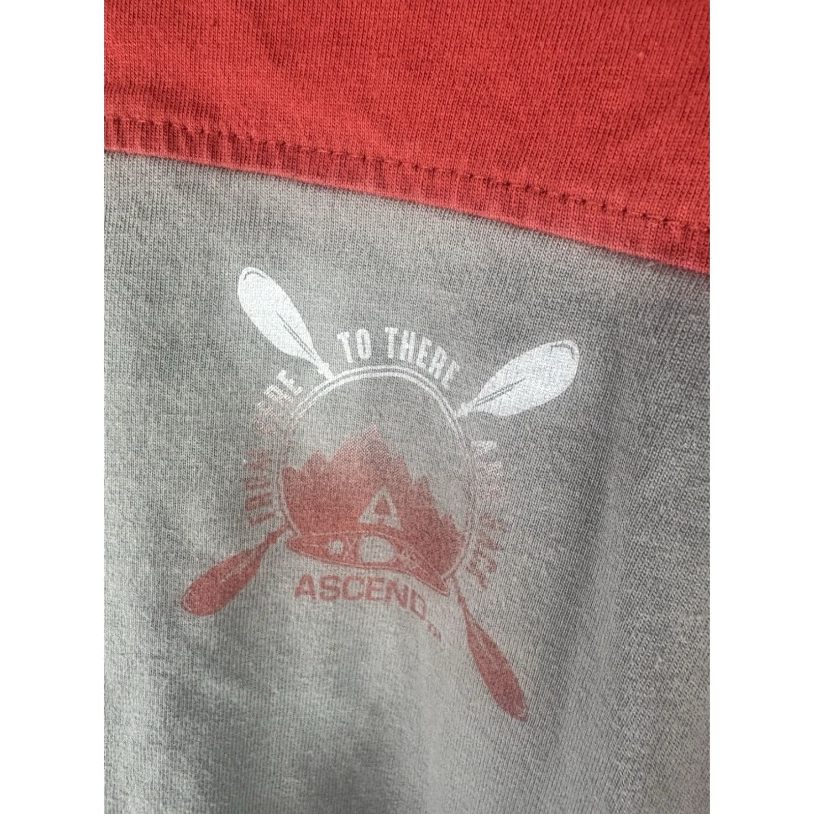 ASCENO Ascend Colorblock Long Sleeve T-Shirt Mens Size L Red/Gray Outdoor Classic Size US L / EU 52-54 / 3 - 3 Thumbnail