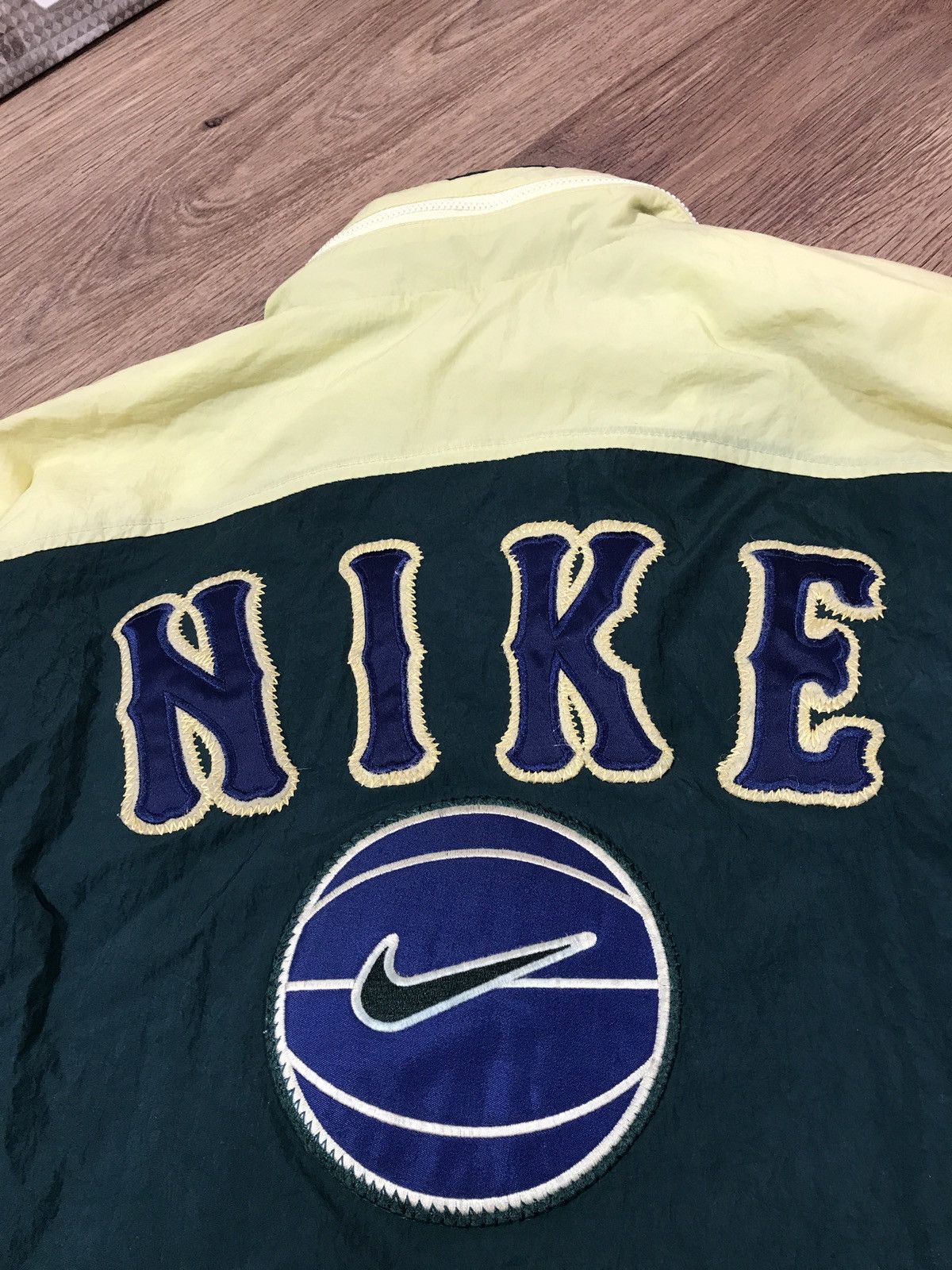 Nike Vintage 90s Nike Big Logo Swoosh Basketball Rare Size US L / EU 52-54 / 3 - 19 Thumbnail