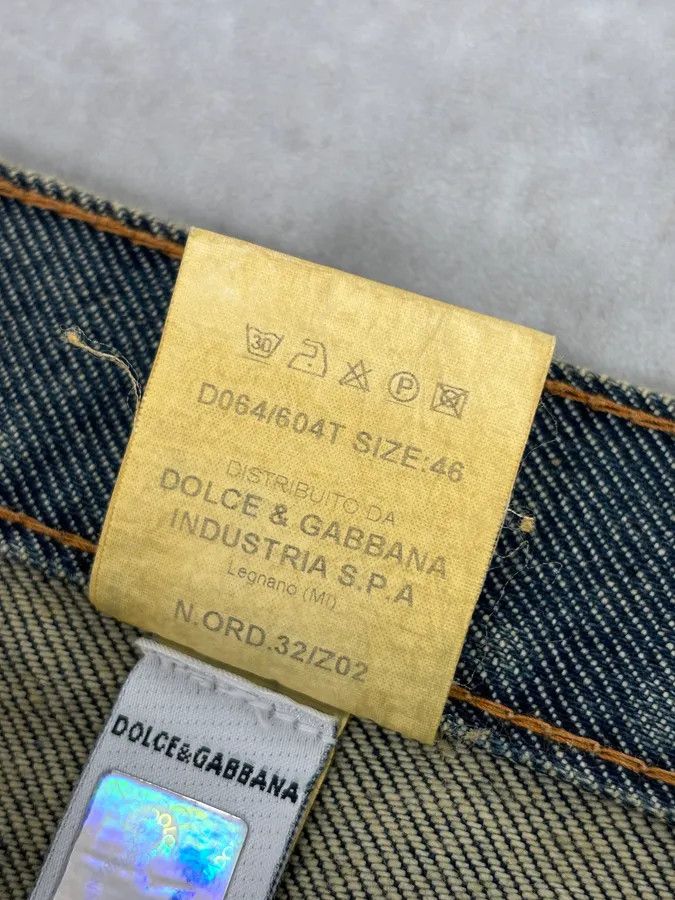 Dolce & Gabbana 2000s Dolce & Gabbana Faded Blue Denim Distressed Jeans Size US 32 / EU 48 - 13 Thumbnail