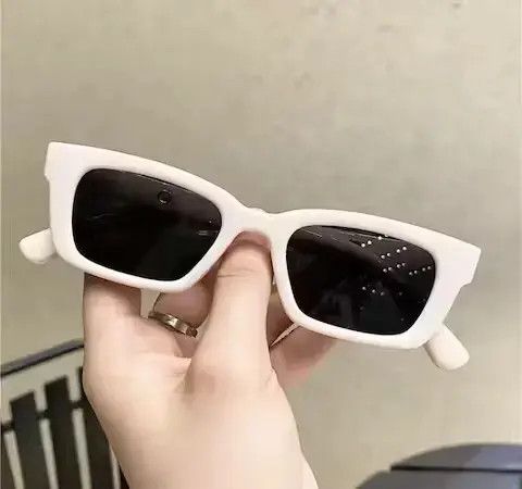 Japanese Brand White Frame Retro Rectangle Sunglasess Size ONE SIZE - 1 Thumbnail