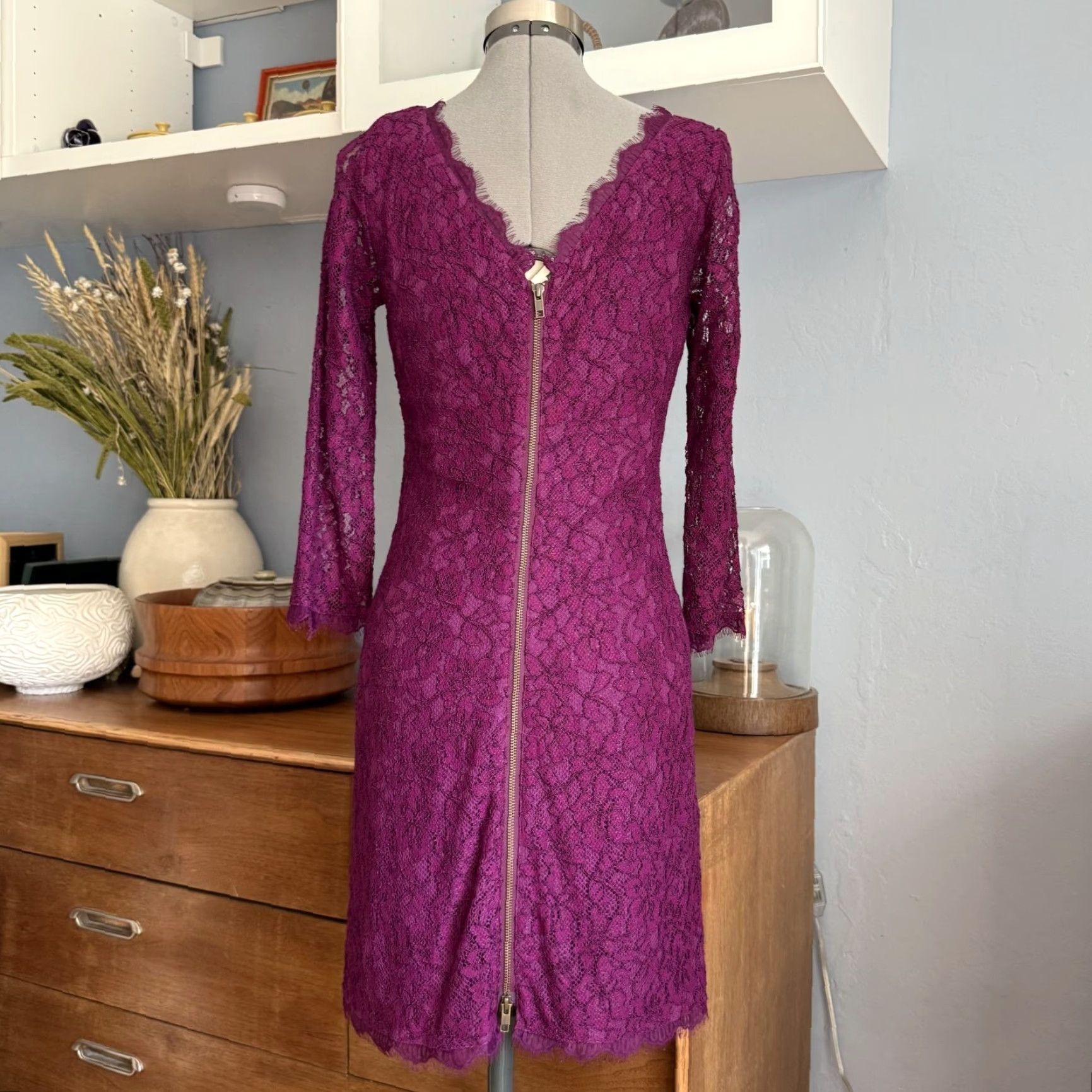 Diane von Furstenberg Diane von Furstenberg Zarita Lace Sheath Dress Beet Size 8 Dress Size M / US 6-8 / IT 42-44 - 6 Thumbnail