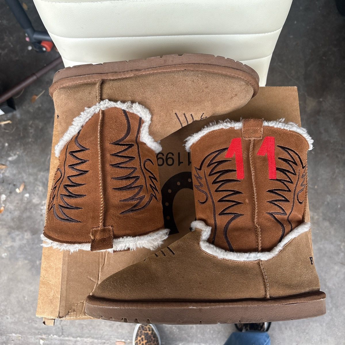 1199 Bazo 1199 Ugg Boots Size US 8.5 / EU 41-42 - 2 Thumbnail
