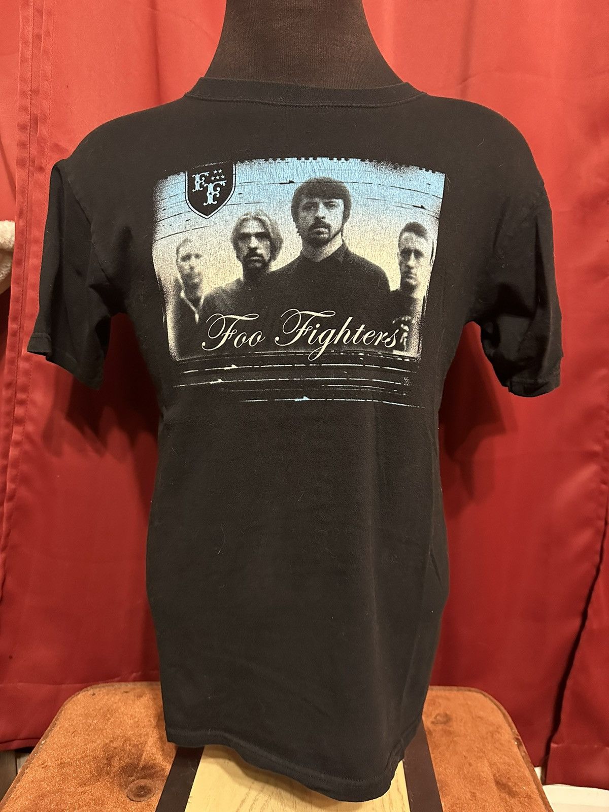 Band Tees Vintage Foo Fighters Tshirt Y2K Band Tee Concert Tour Grail Size US M / EU 48-50 / 2 - 1 Thumbnail