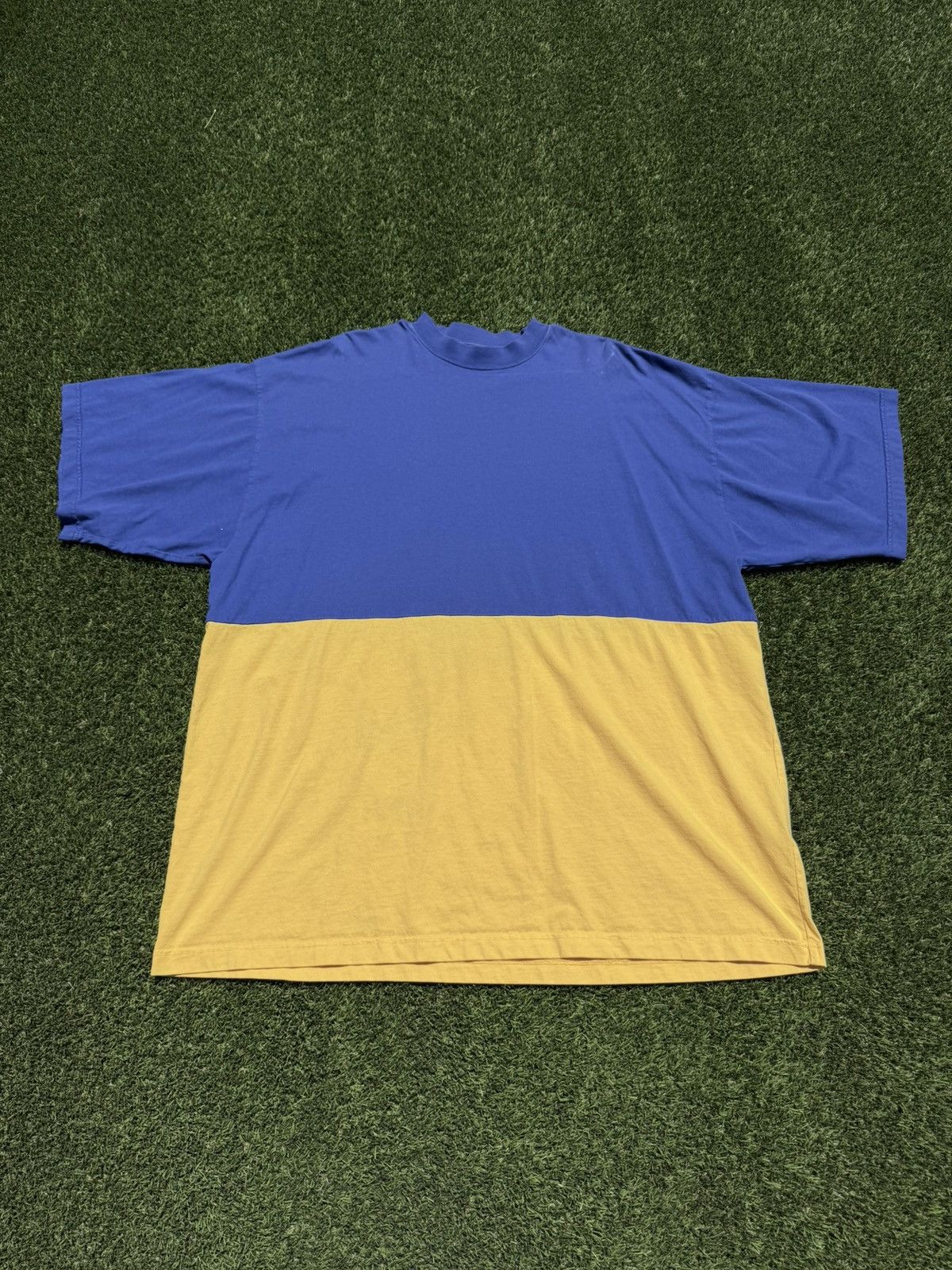Balenciaga 2022 Paris Fashion Week Balenciaga Ukraine Flag Shirt Size US XXL / EU 58 / 5 - 1 Thumbnail