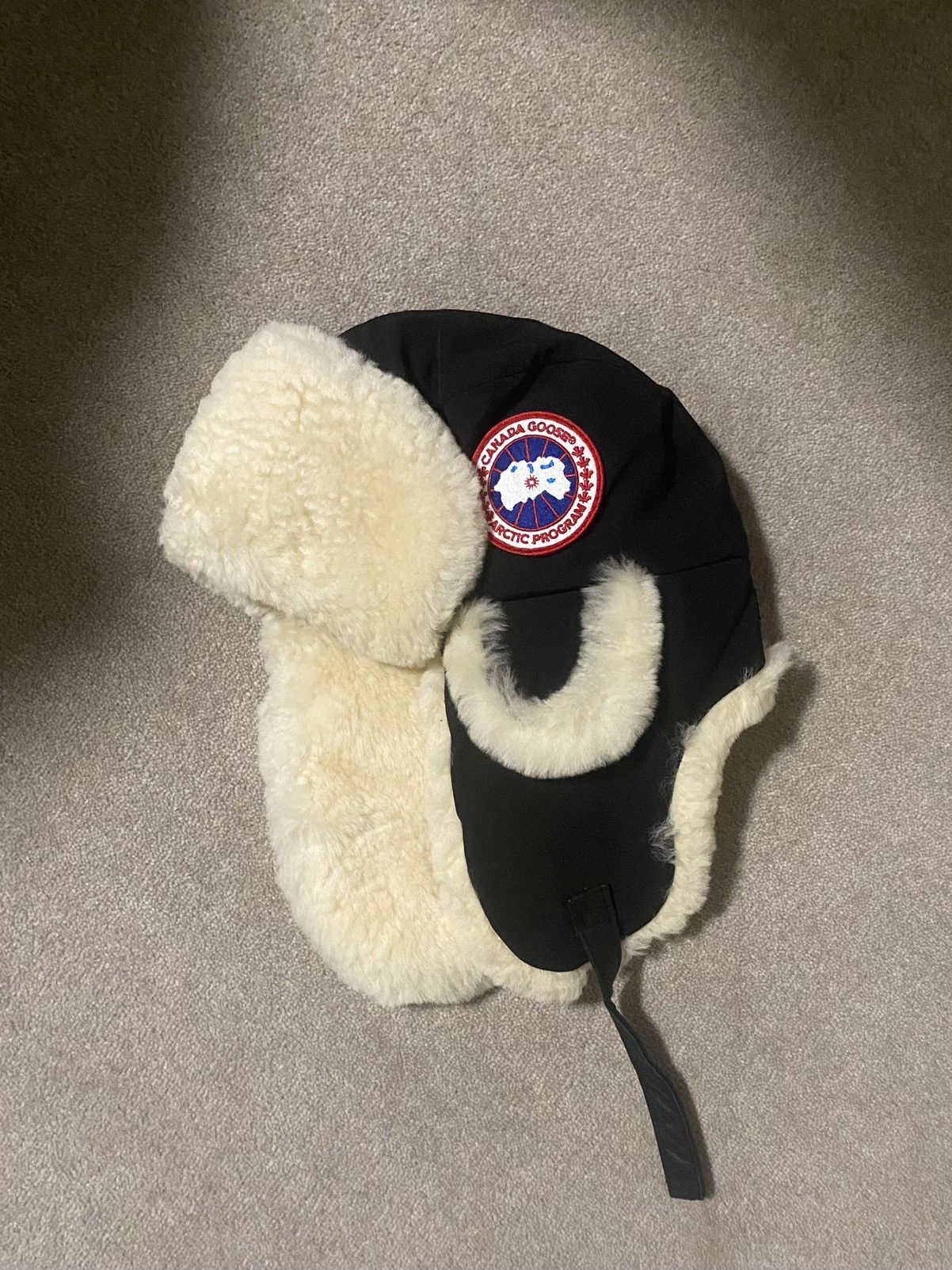 image of Canada Goose Fur Hat in Black, Men's