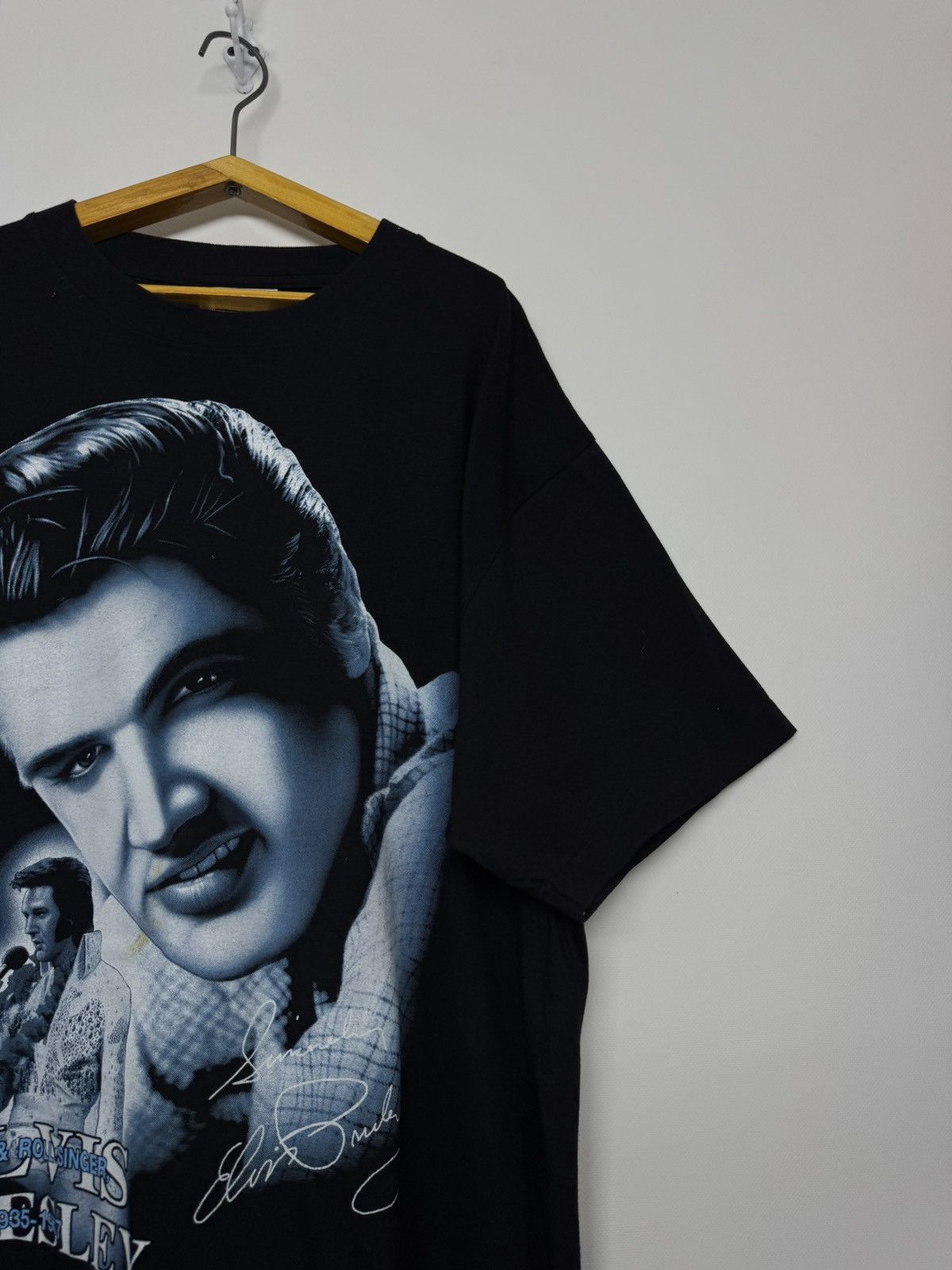 Vintage Vintage Y2k Elvis Presley Tshirt rock and roll singer Size US XL / EU 56 / 4 - 7 Thumbnail